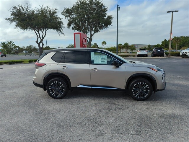 2026 Nissan Rogue Platinum photo 3