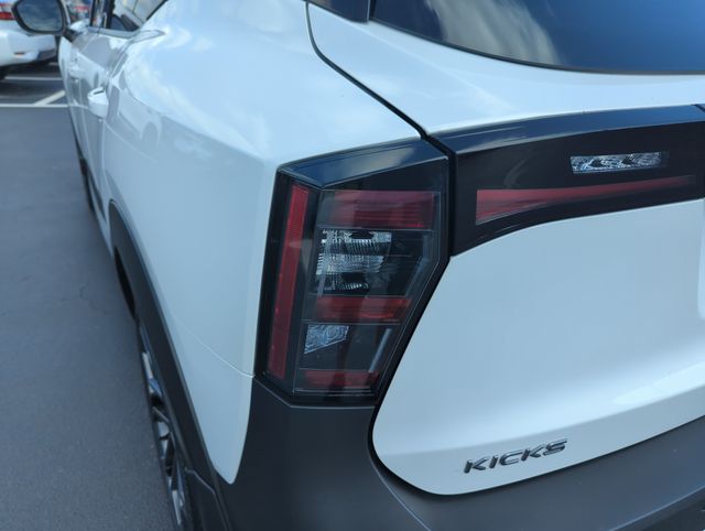2025 Nissan Kicks SR - Photo 18