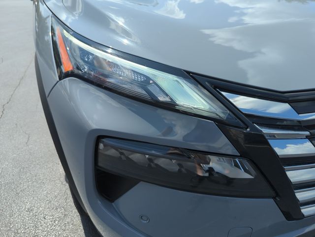 2024 Nissan Rogue SL - Photo 17