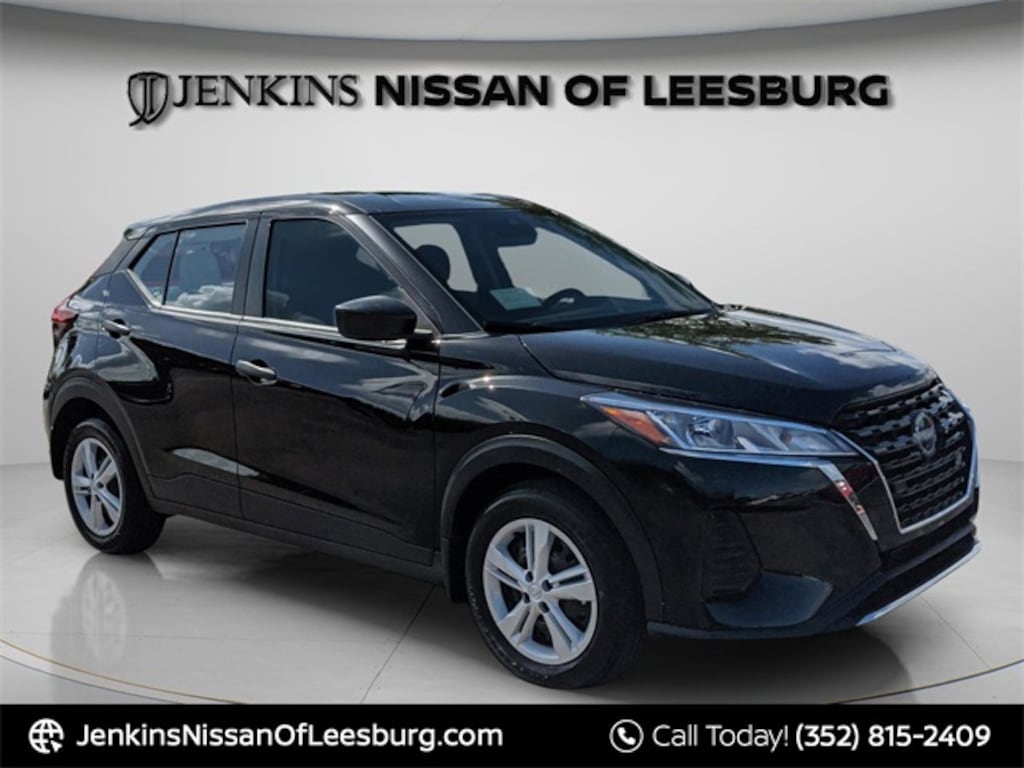 New 2025 Nissan Kicks Play S SUV