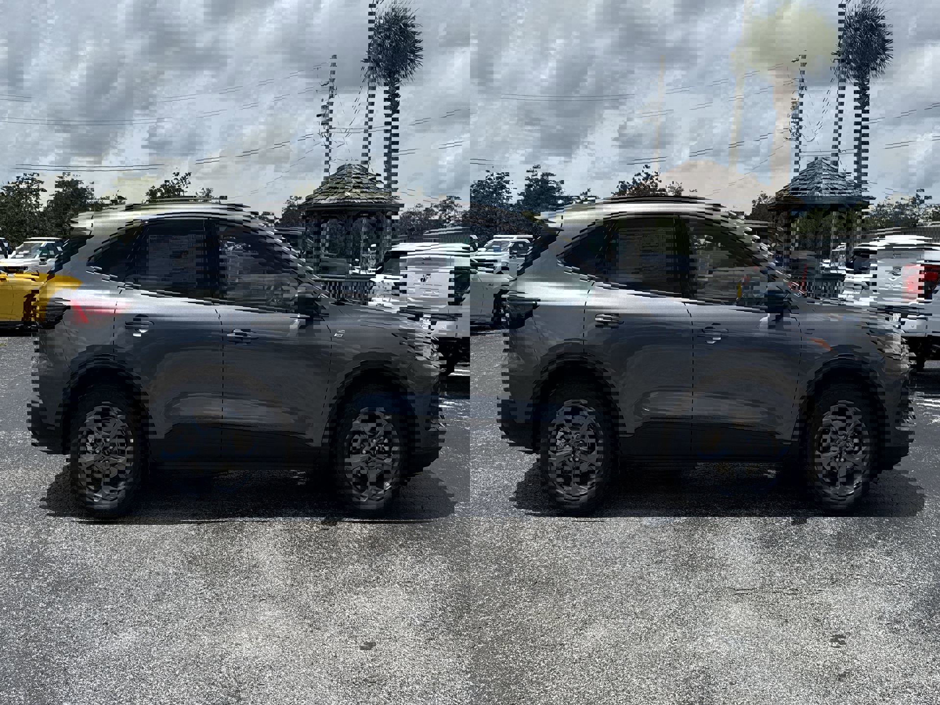 2025 Ford Escape ST-Line photo 3