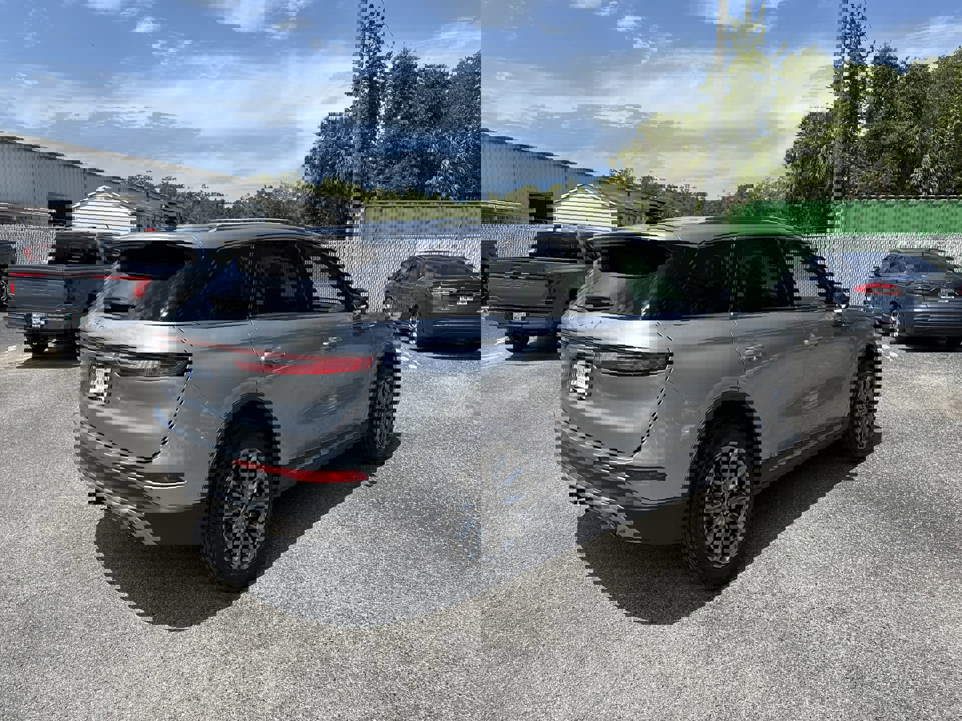2022 Lincoln Corsair Standard photo 4