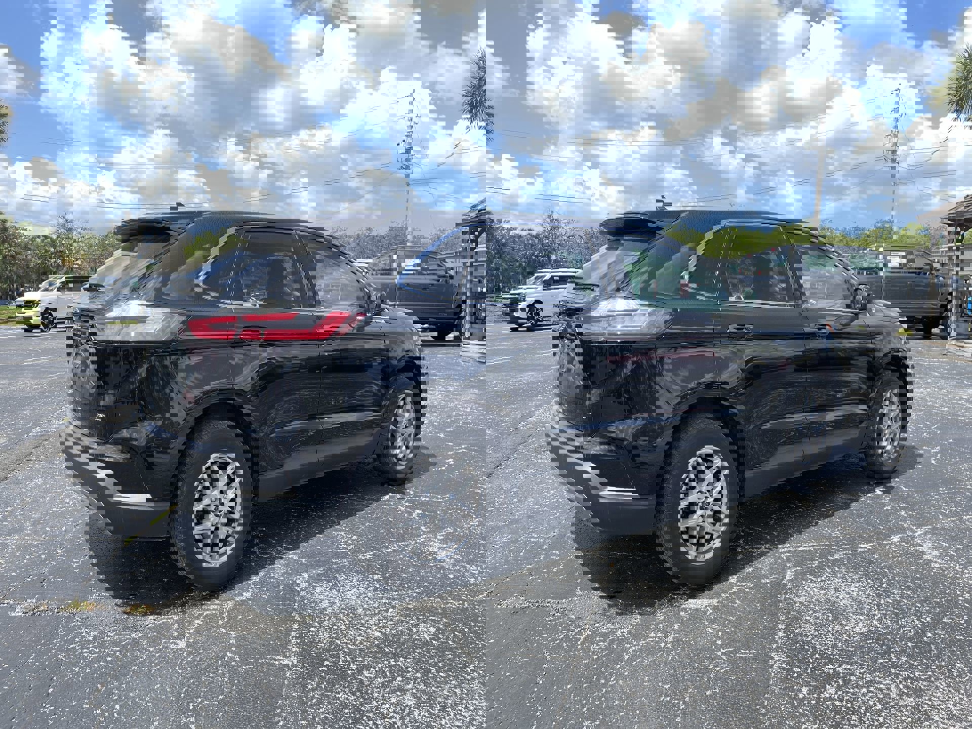 2023 Ford Edge SEL photo 4