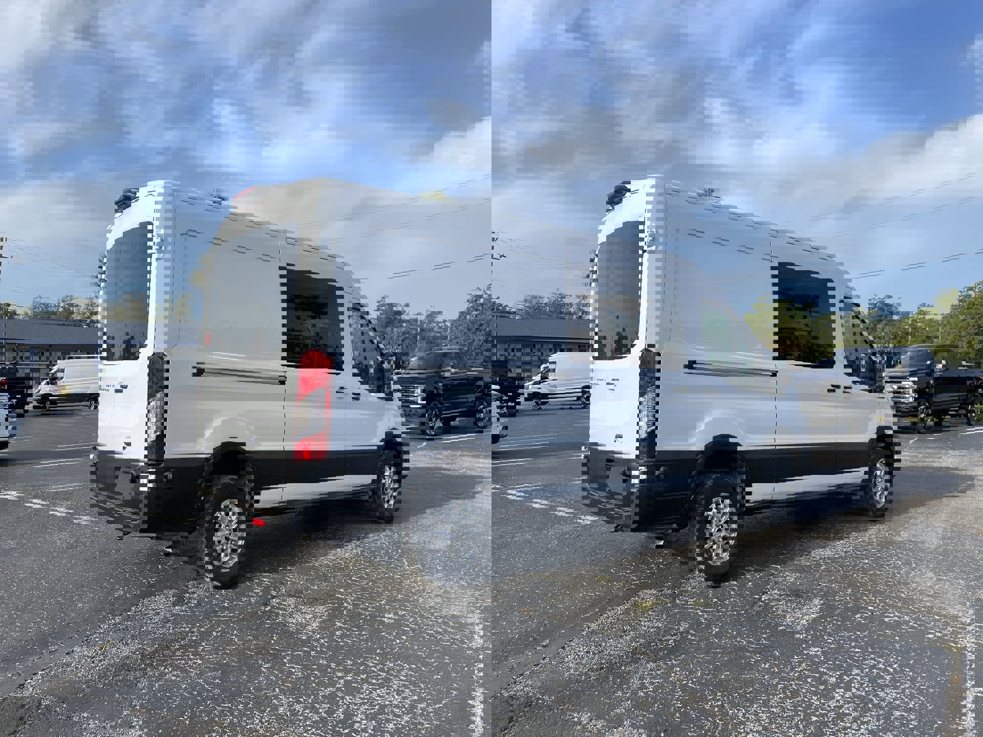 2025 Ford Transit Cargo Van photo 4