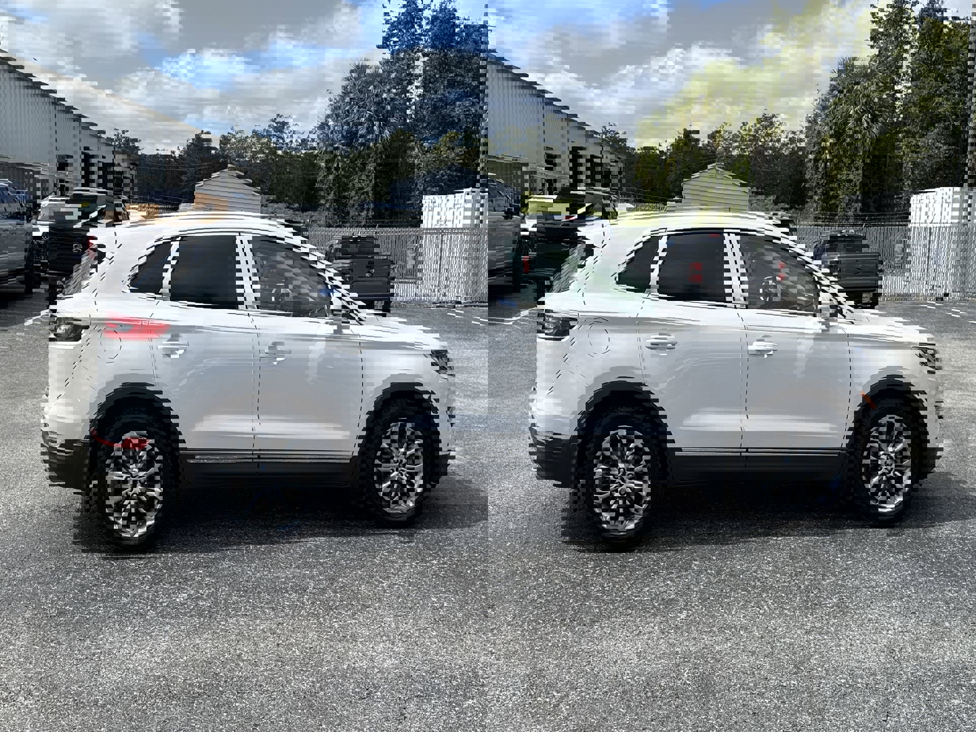 2015 Lincoln MKC Base photo 2
