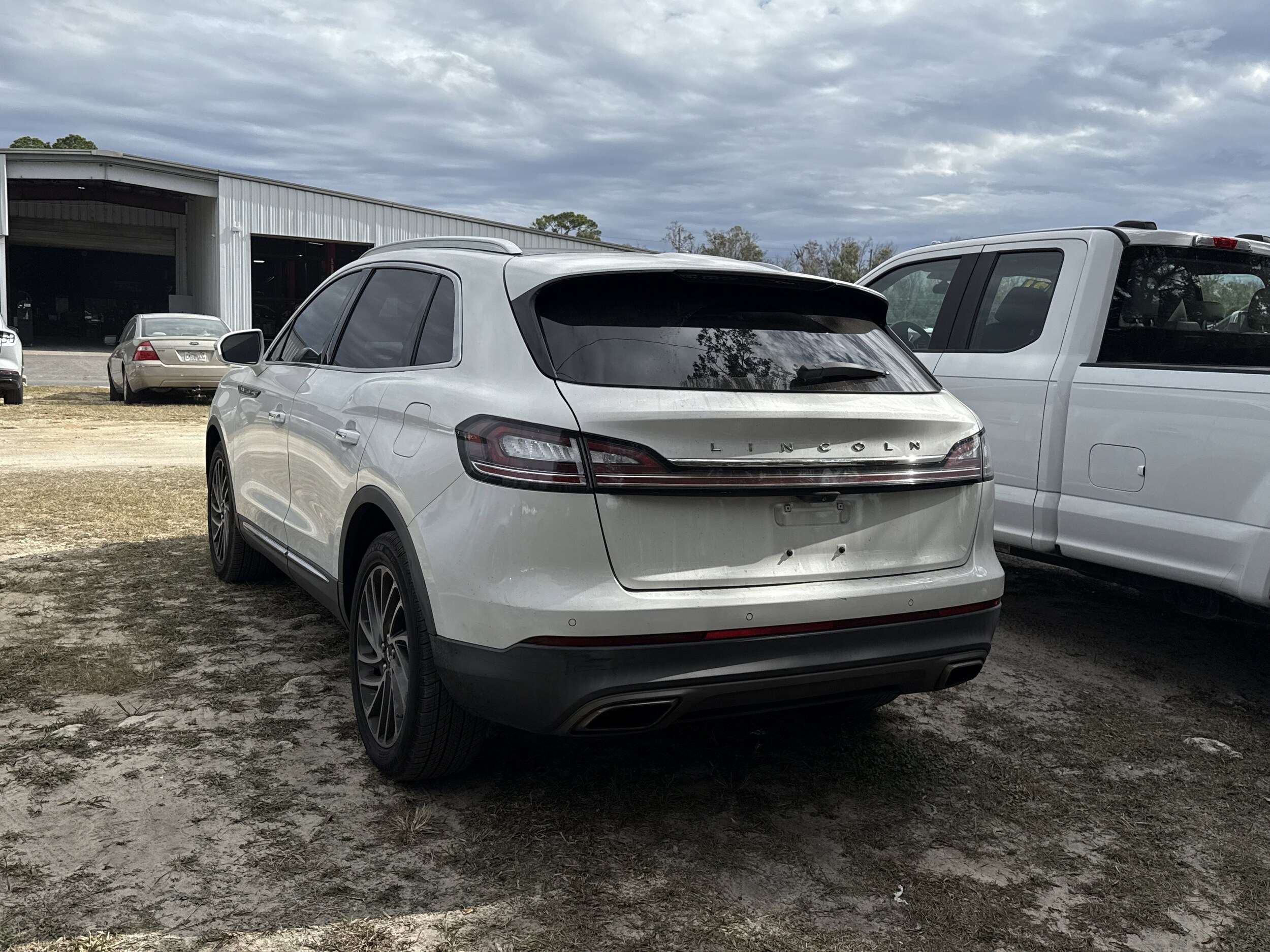 2020 Lincoln Nautilus Reserve photo 3