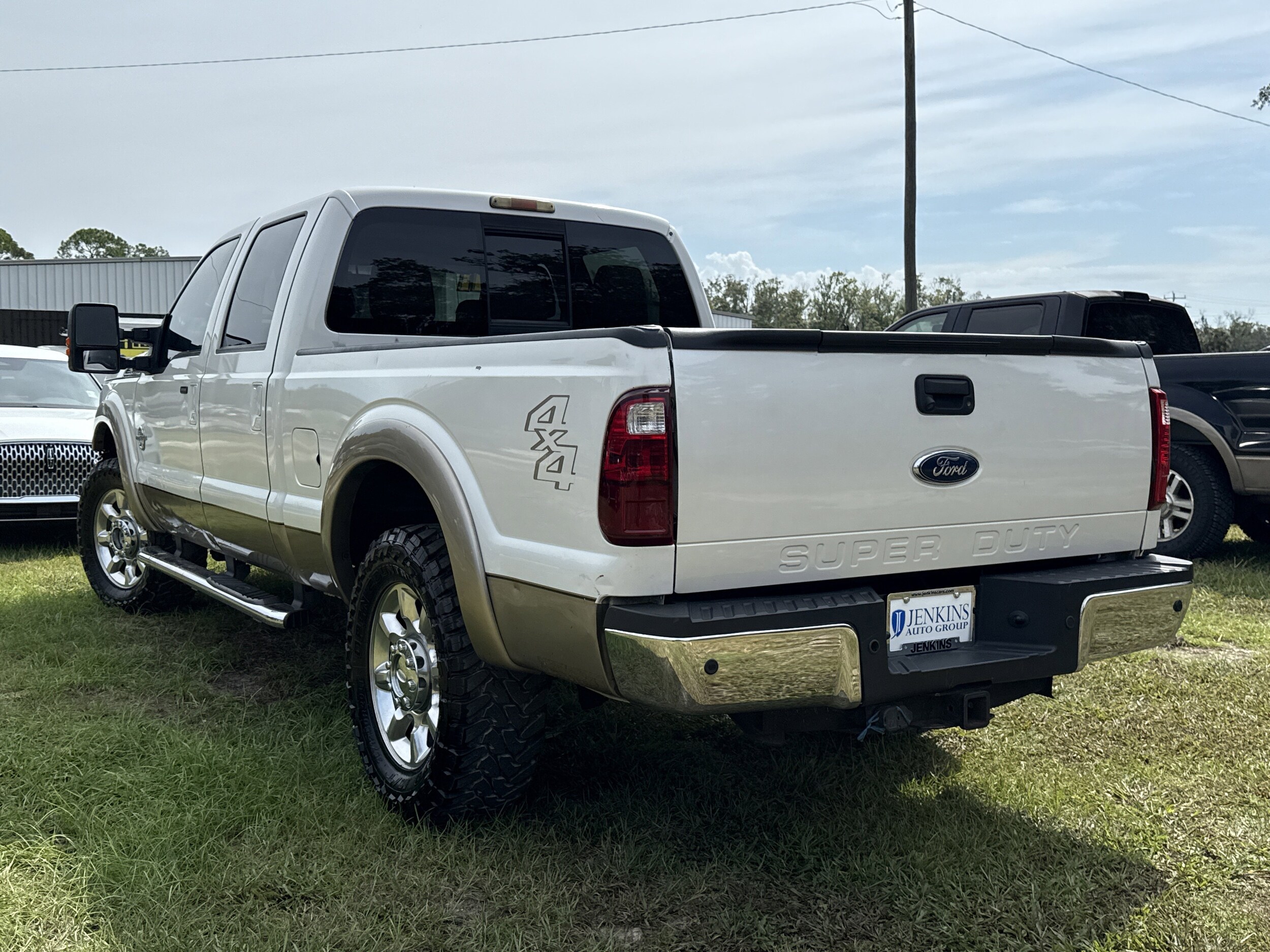 2011 Ford F-250 Lariat photo 3