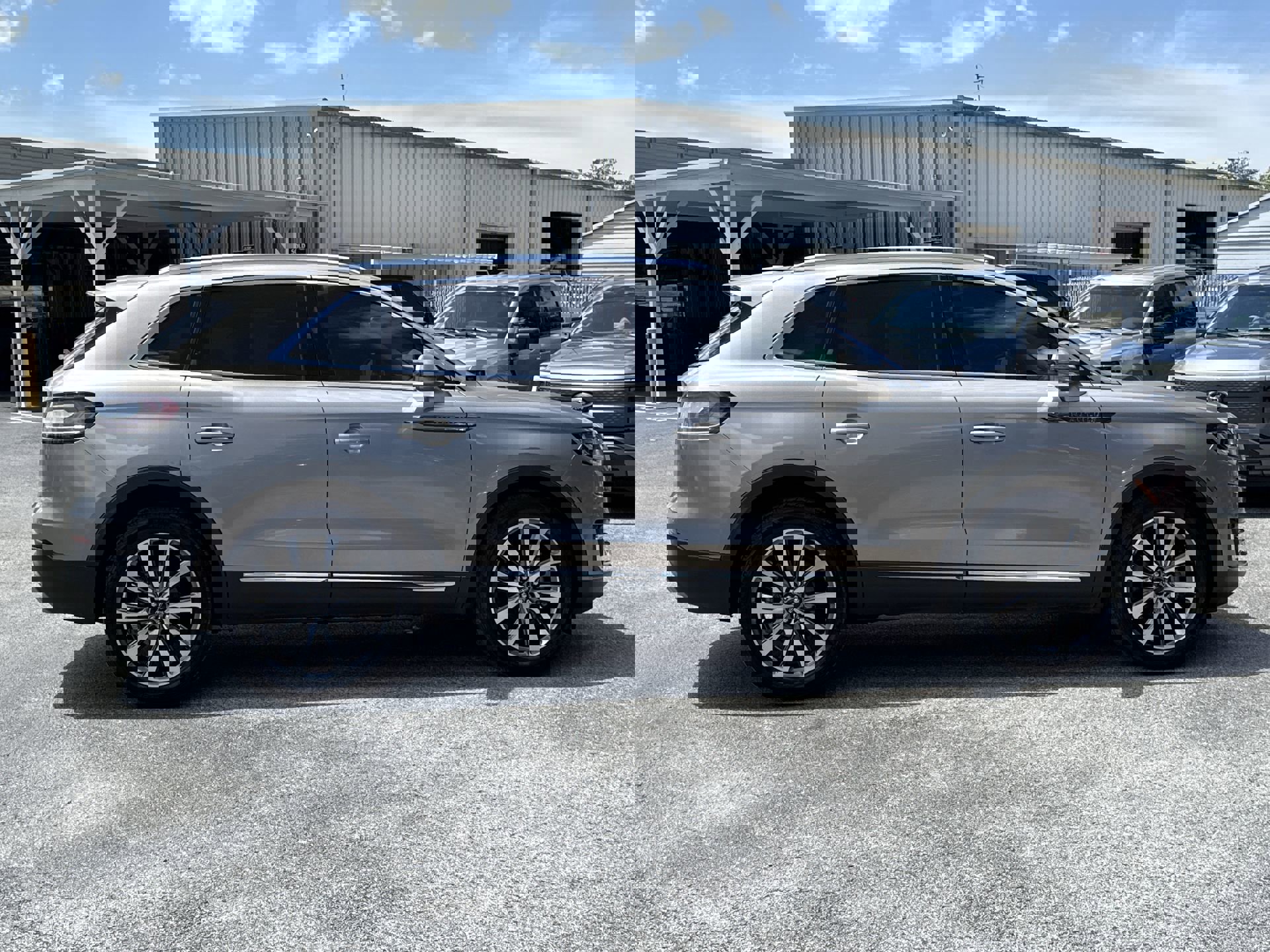 2019 Lincoln Nautilus Select photo 3