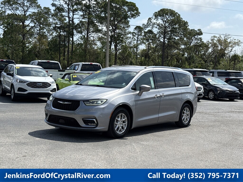 Used 2021 Chrysler Pacifica Touring L Van Passenger Van
