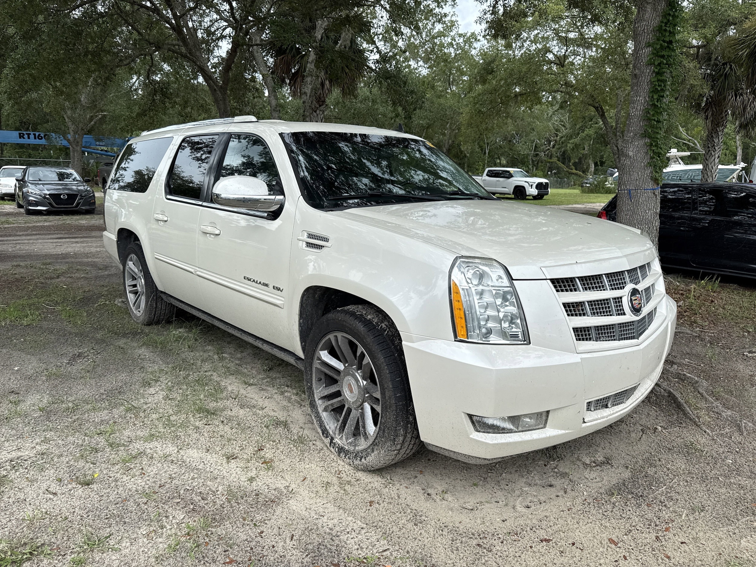 Used 2014 Cadillac Escalade ESV Premium with VIN 1GYS3JEFXER237014 for sale in Crystal River, FL
