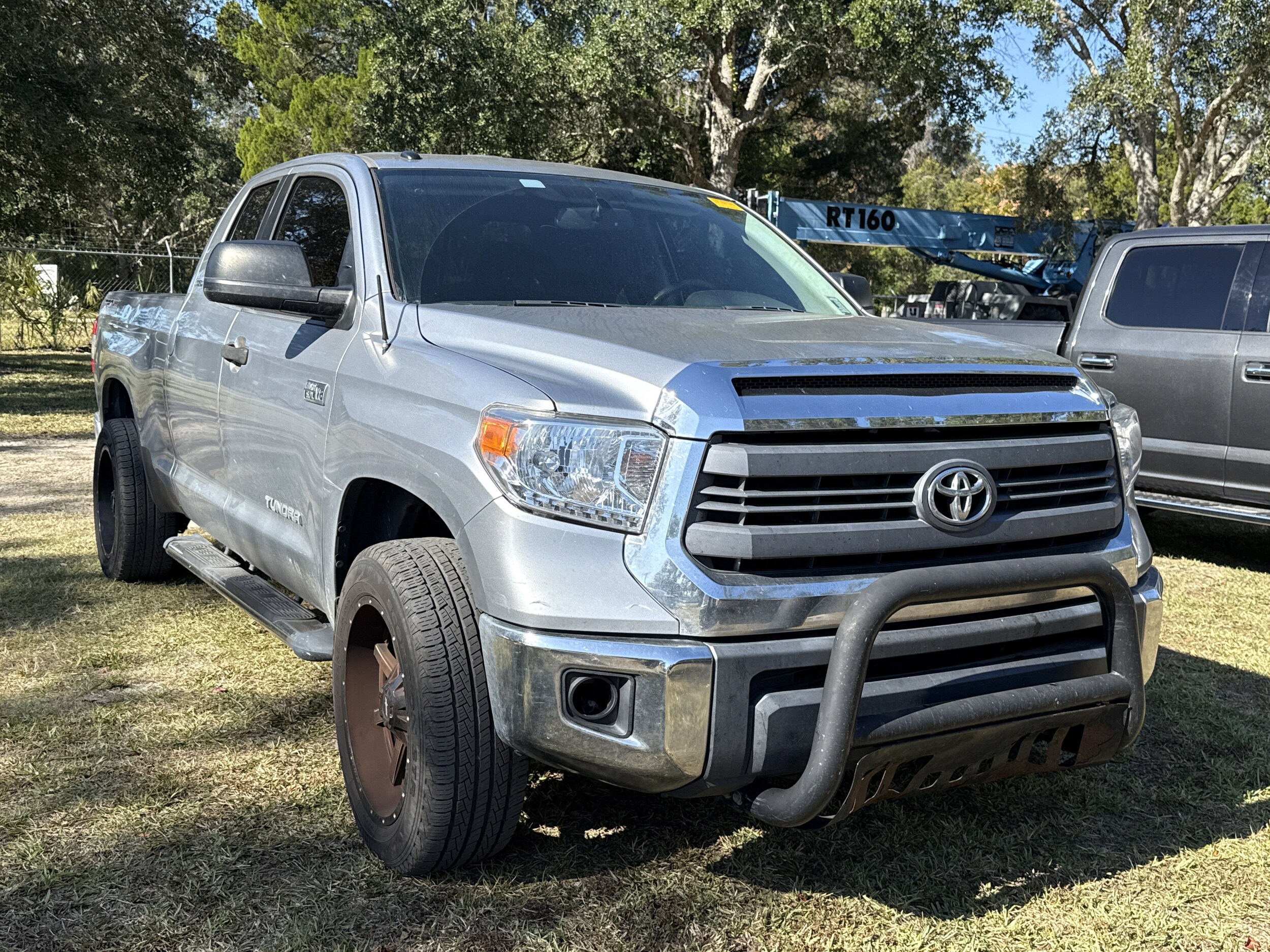 2014 Toyota Tundra SR5 Double Cab photo 2