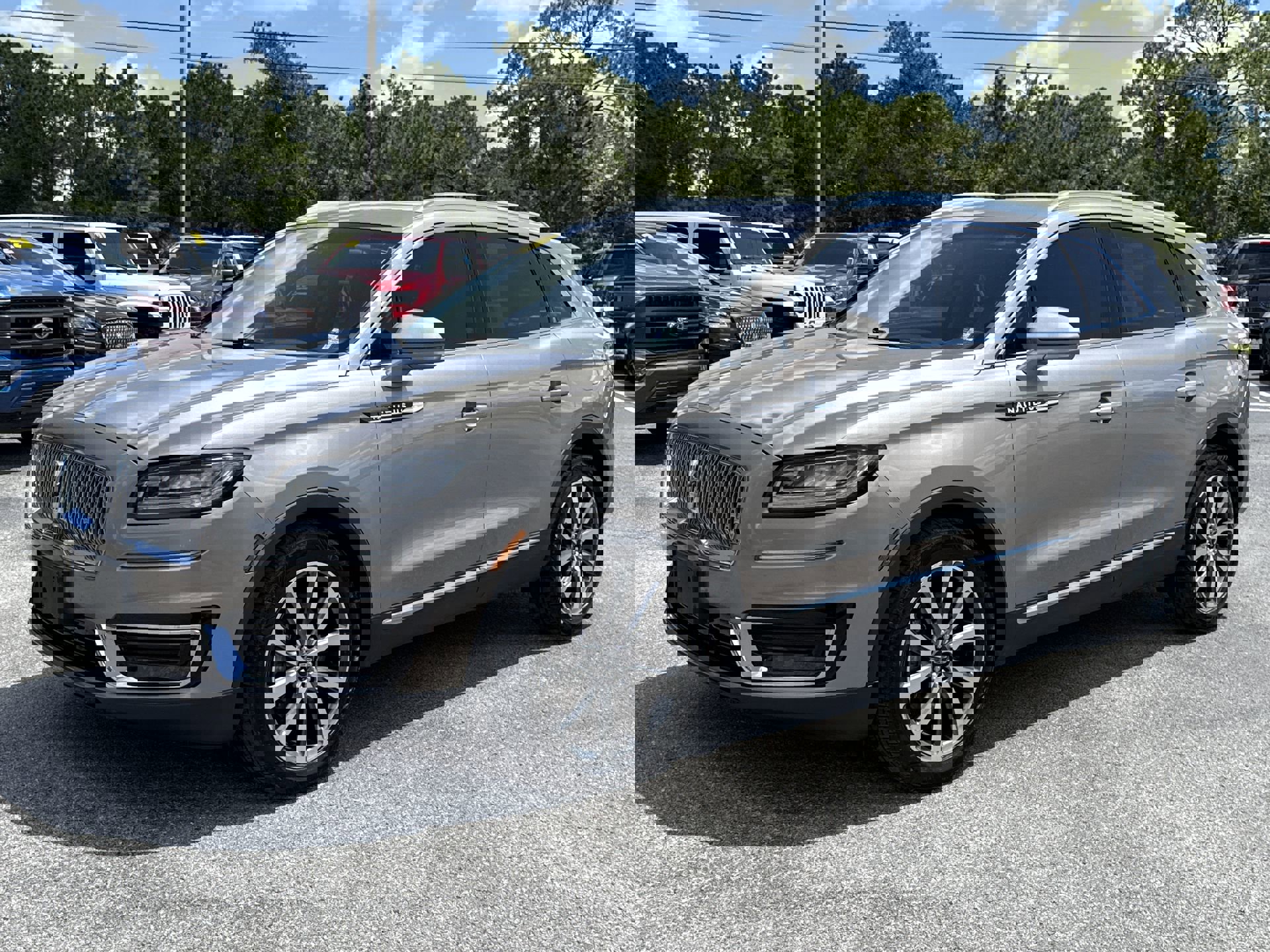 2019 Lincoln Nautilus Select photo 2