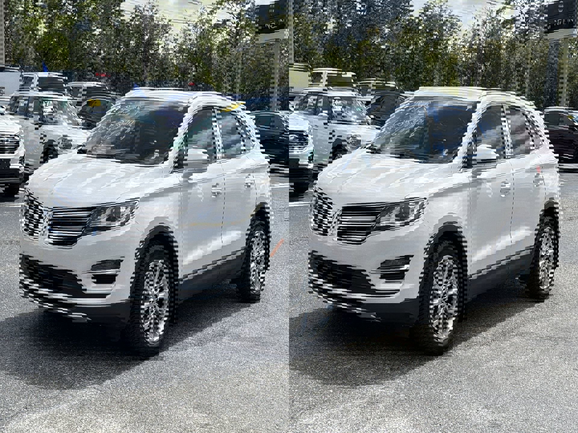 2015 Lincoln MKC Base photo 2