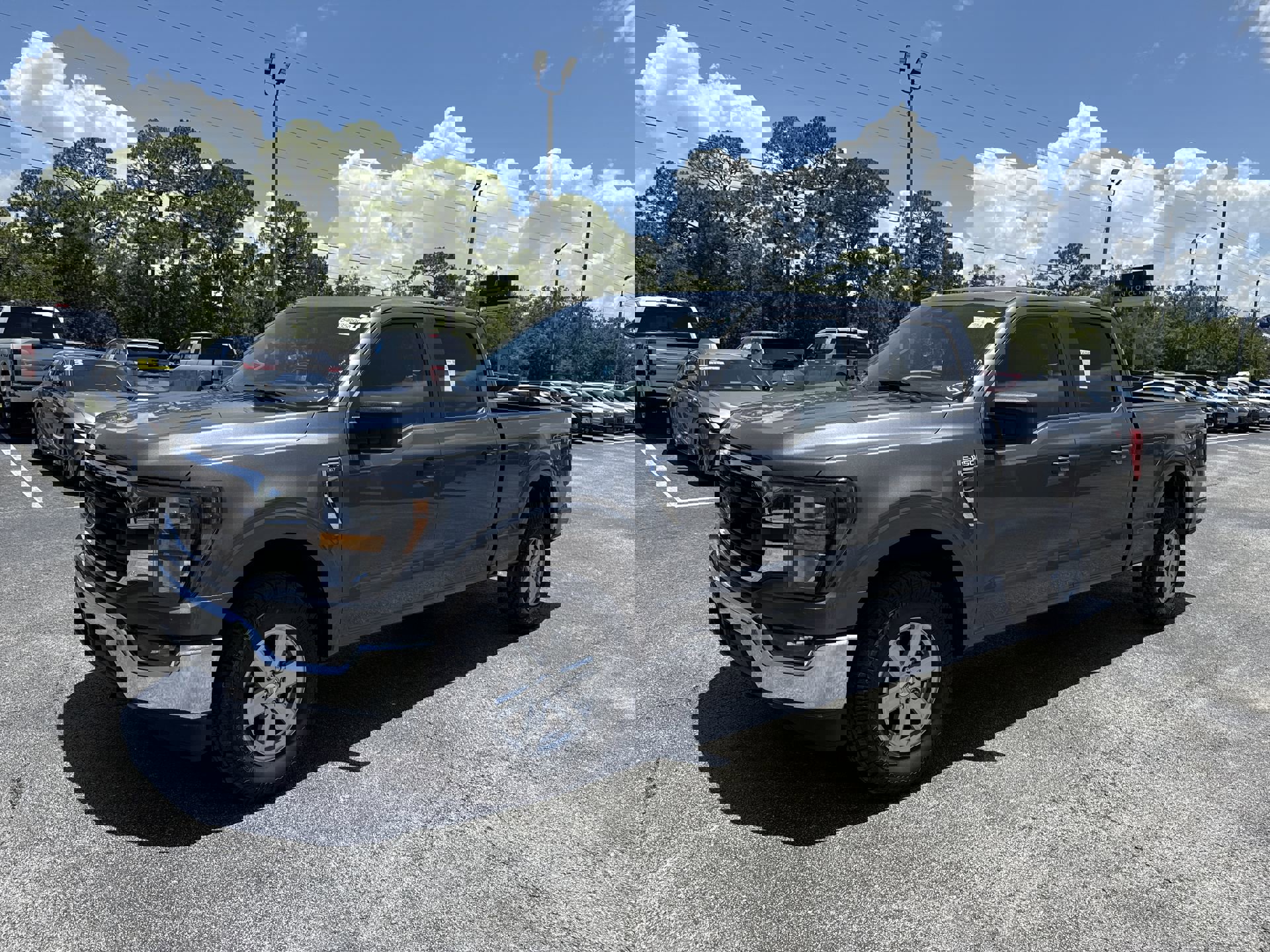 2023 Ford F-150 XLT photo 2