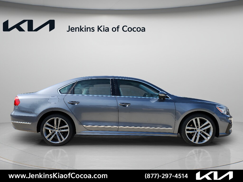 Used 2016 Volkswagen Passat 1.8T R-Line Sedan