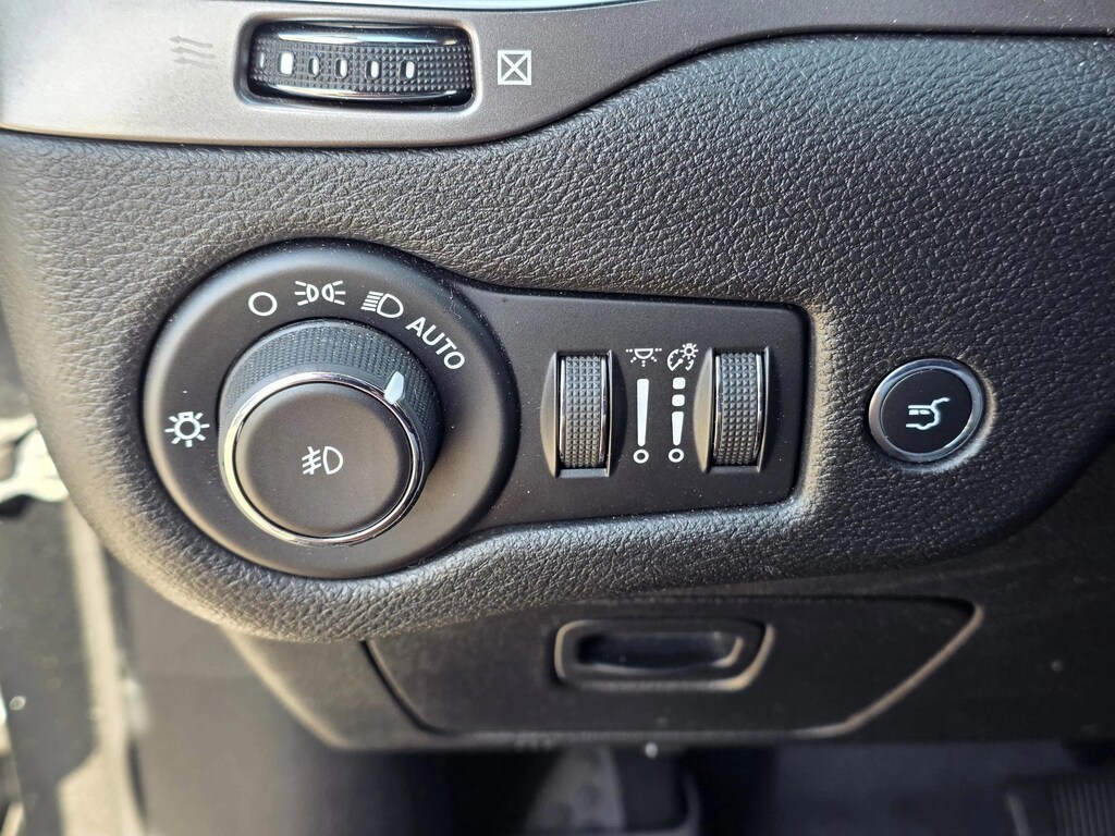 Used 2019 Jeep Cherokee Latitude Plus SUV