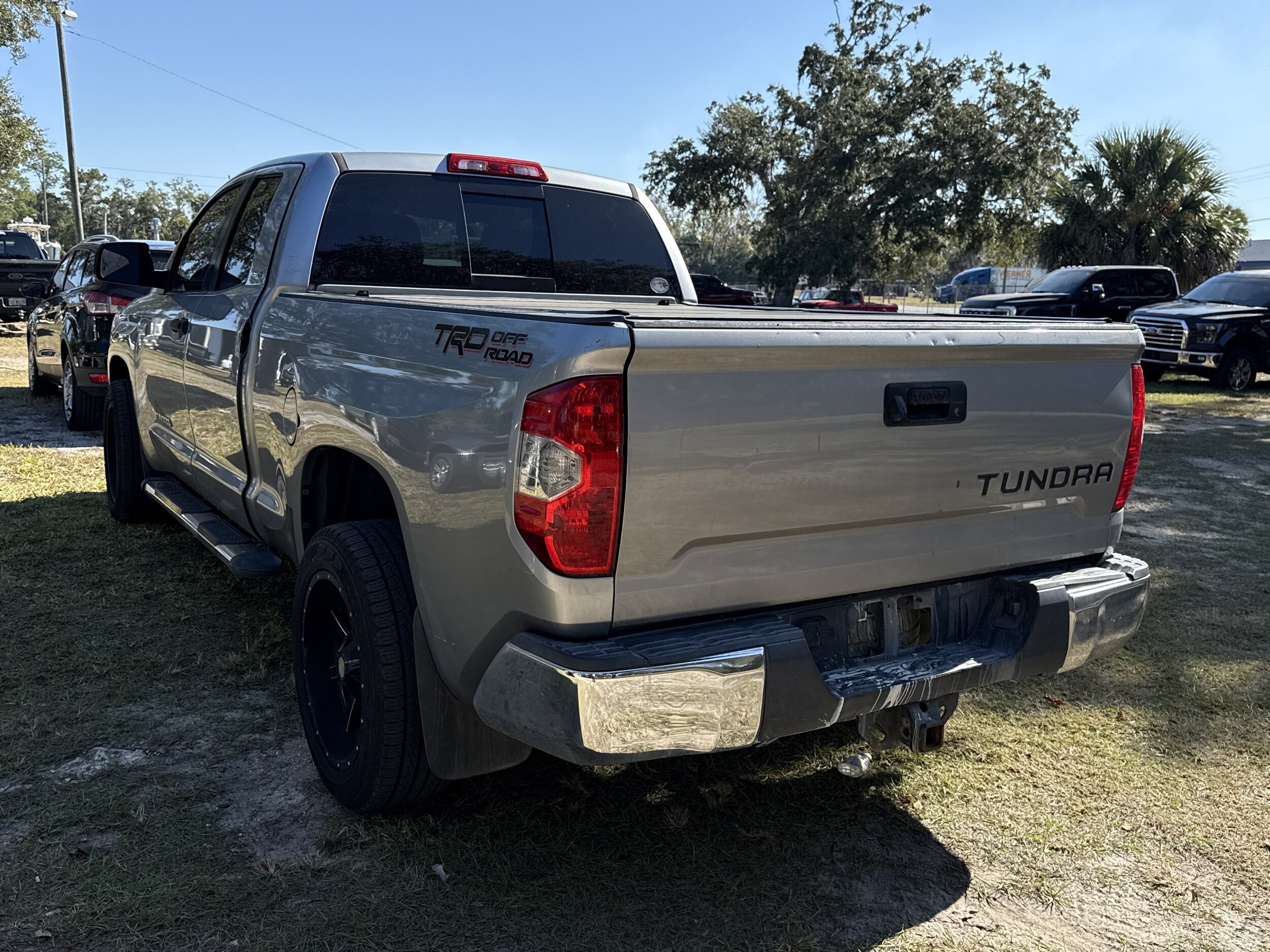 2014 Toyota Tundra SR5 Double Cab photo 3