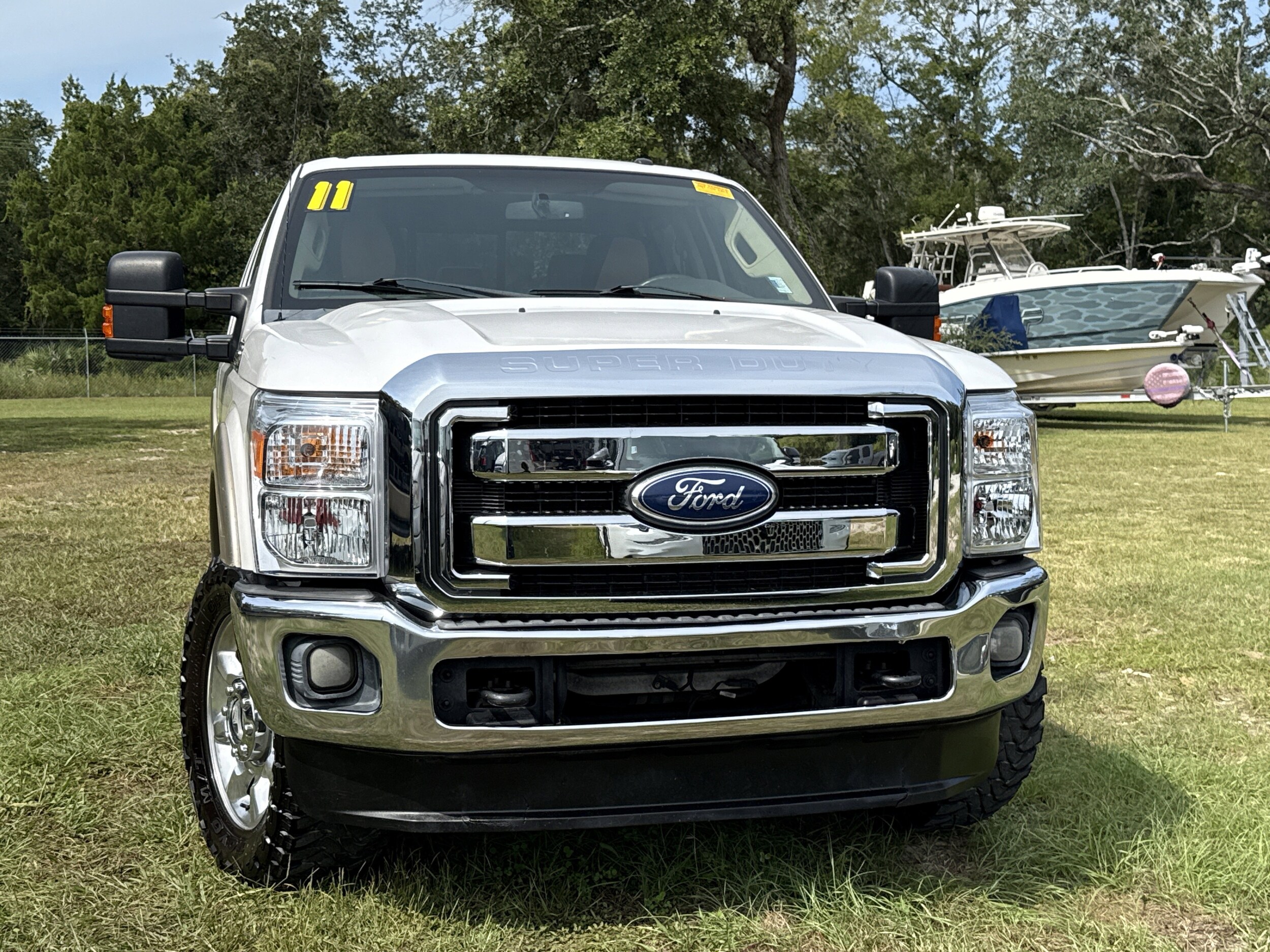 2011 Ford F-250 Lariat photo 3