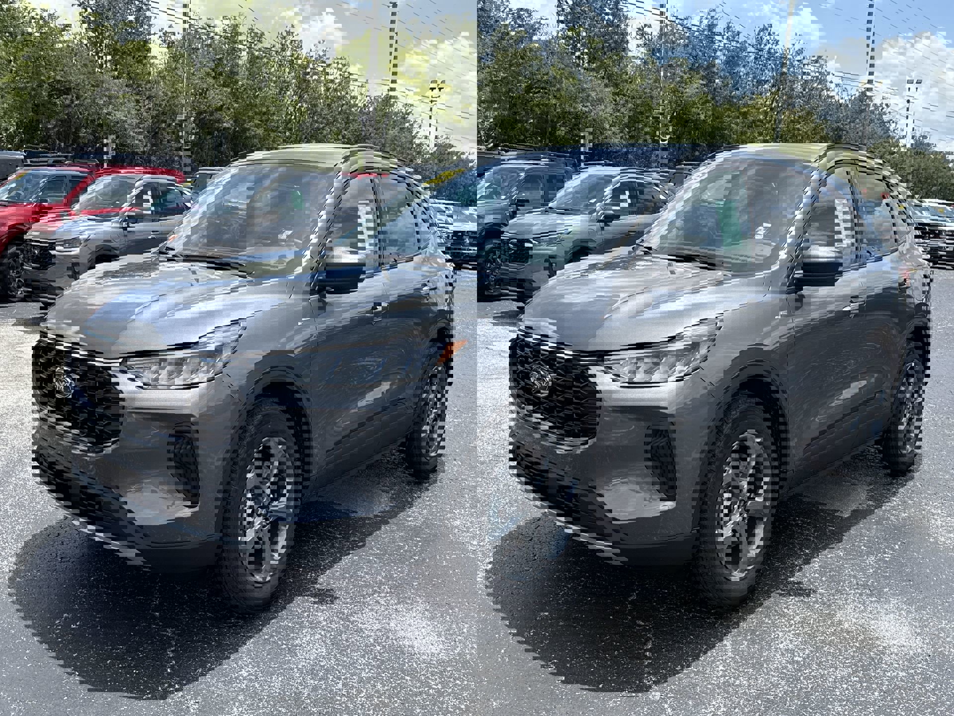 2025 Ford Escape ST-Line photo 2