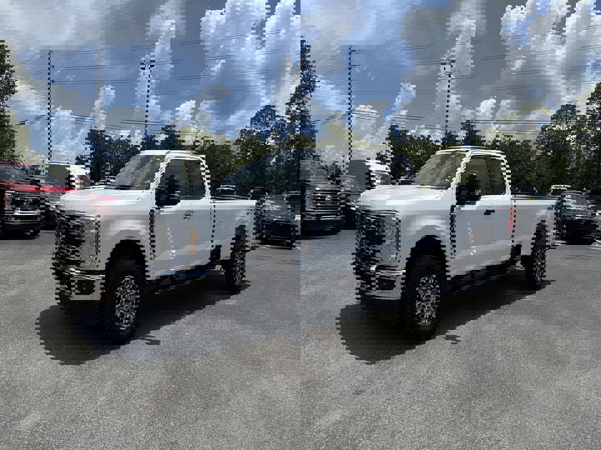 2025 Ford F-350 XLT photo 2