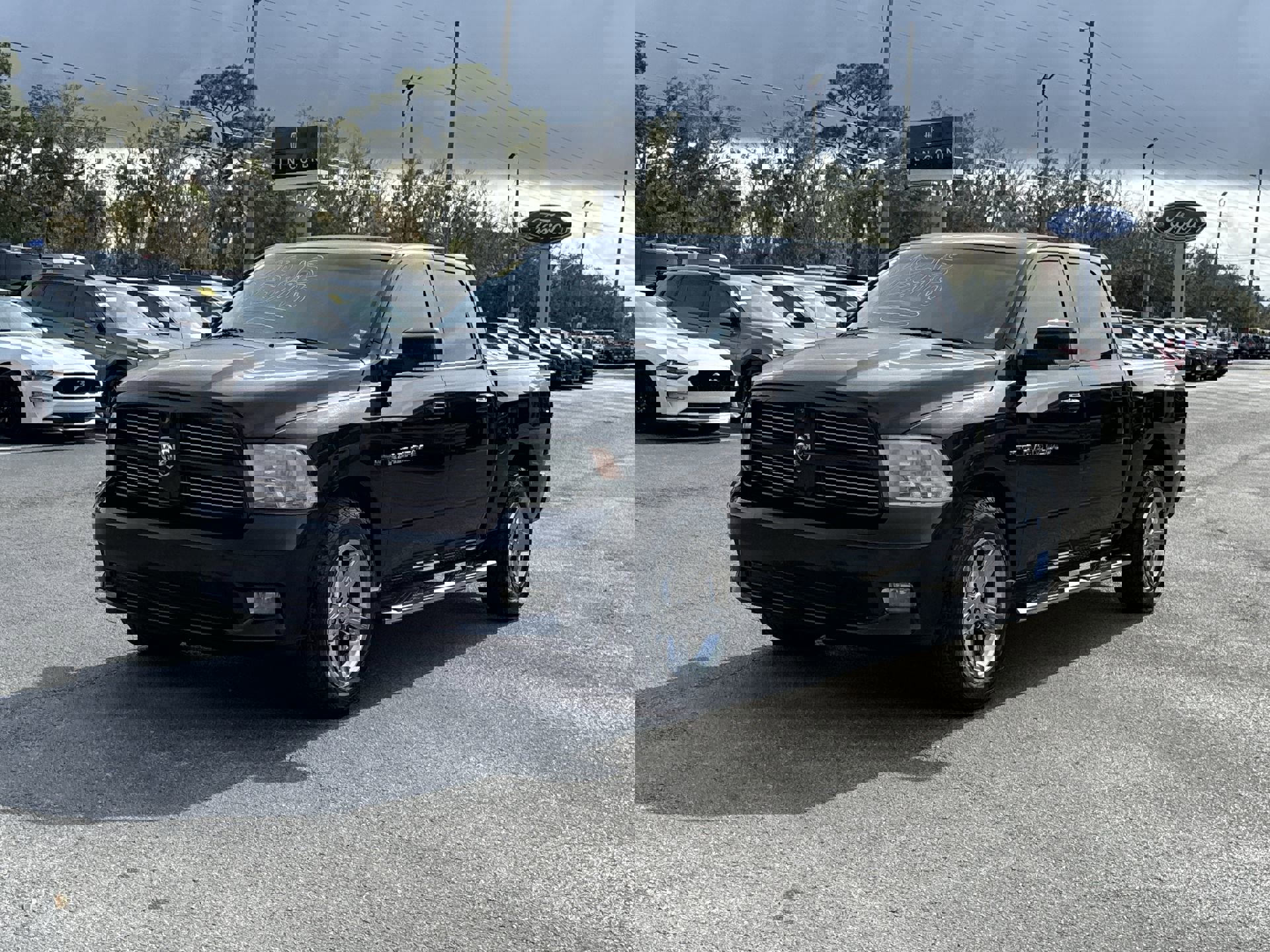 2011 Ram 1500 Sport photo 2