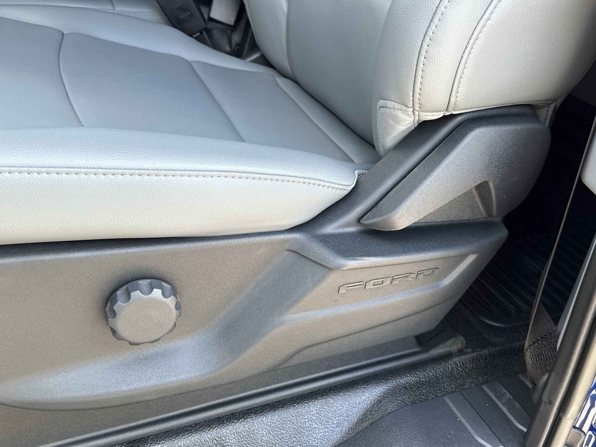 2026 Ford F-350 Super Duty XL - Photo 13