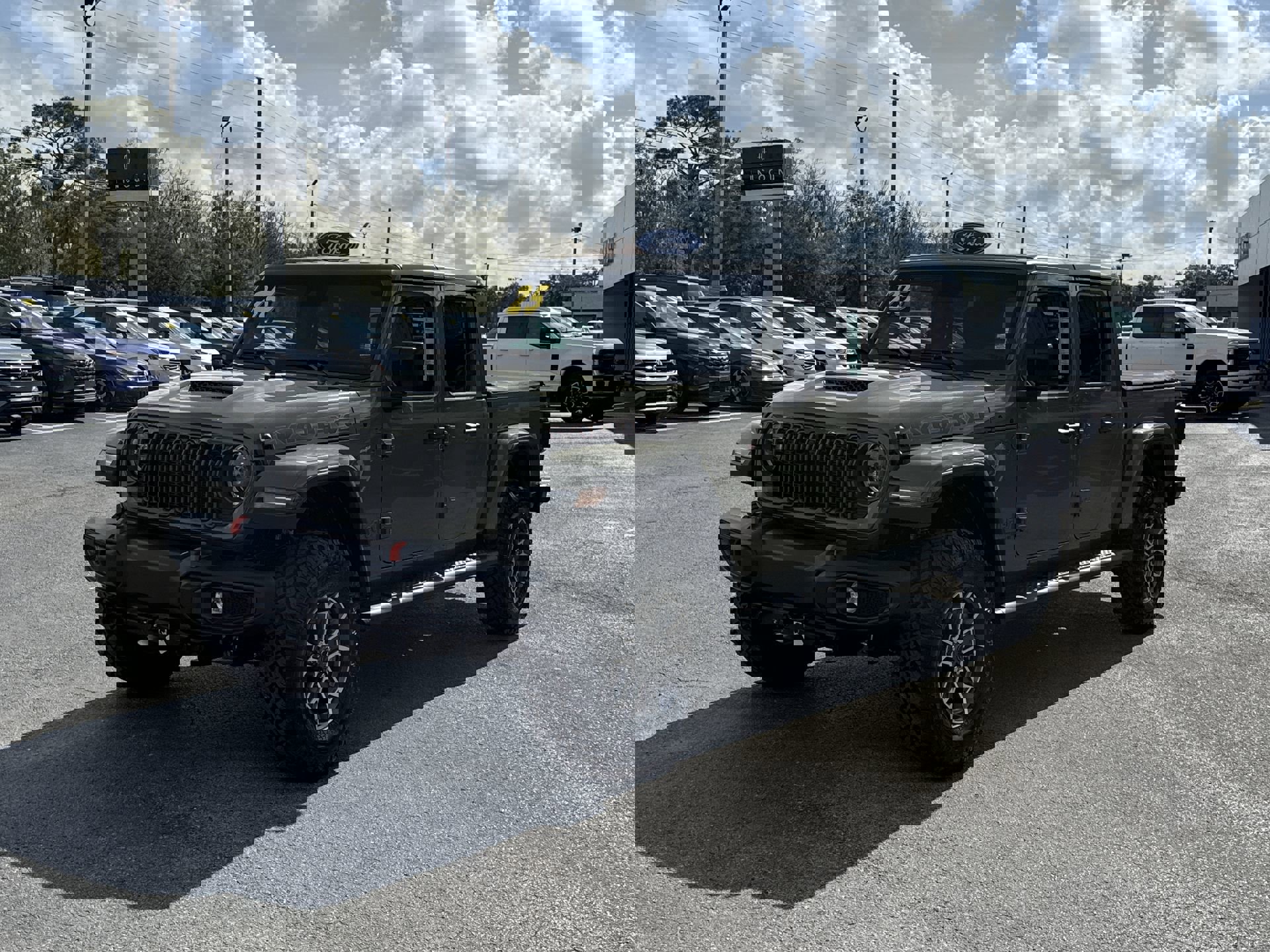 2025 Jeep Gladiator Mojave photo 2