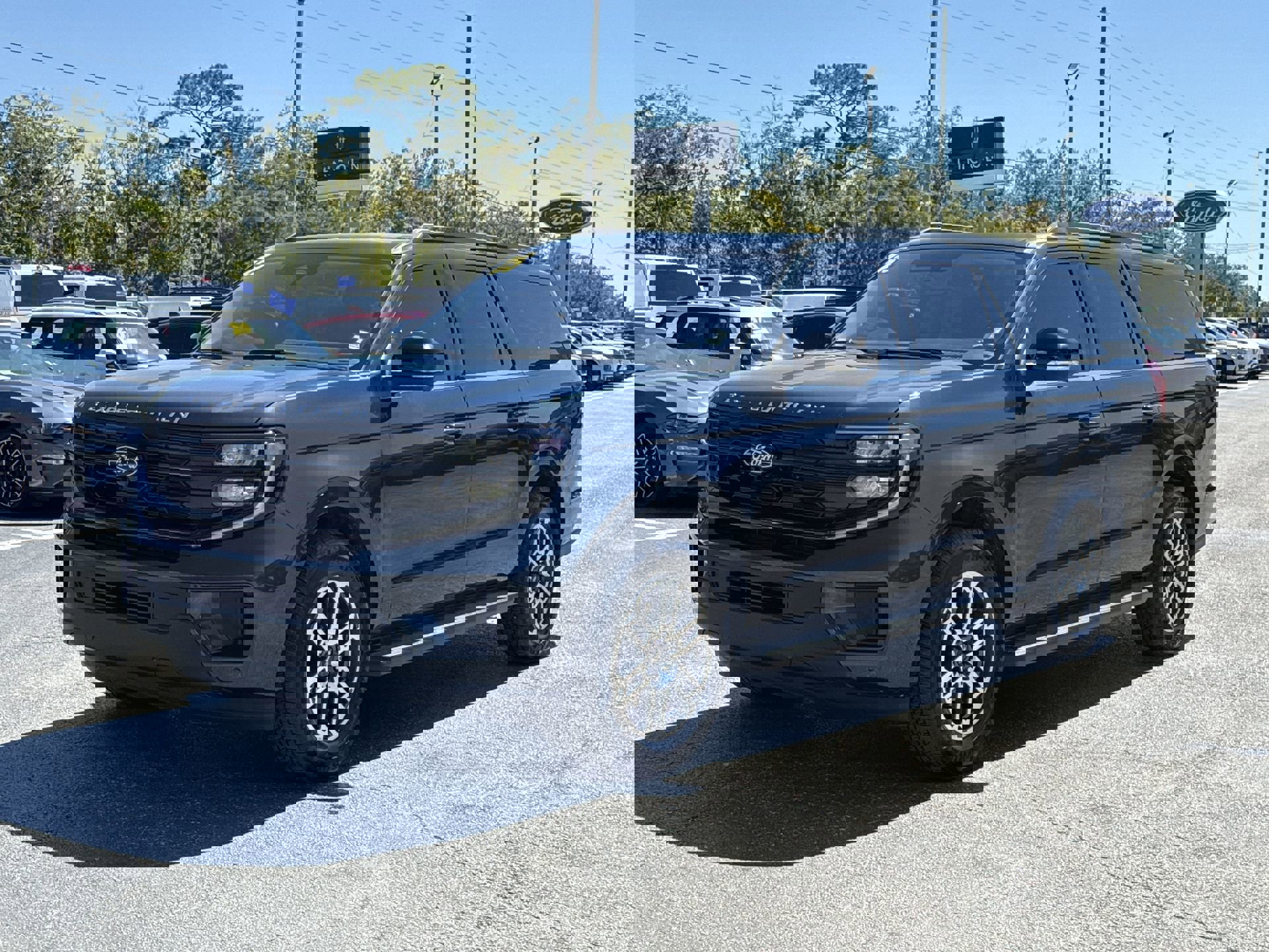 2025 Ford Expedition MAX photo 2