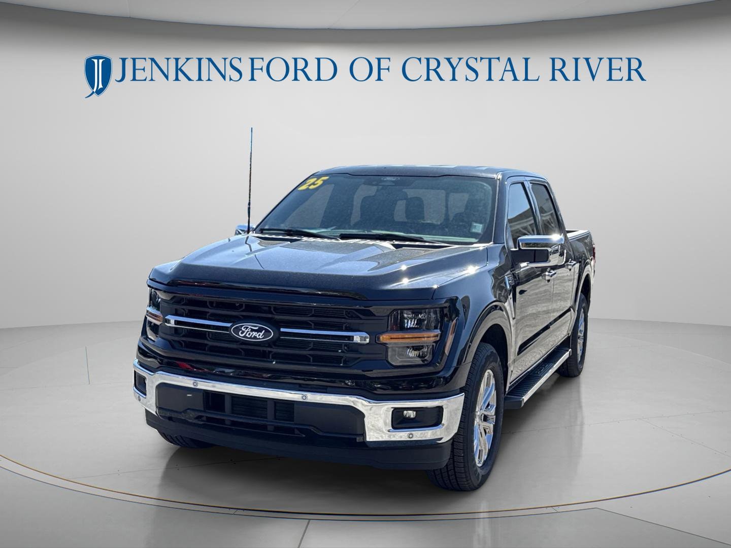 2025 Ford F-150 XLT - Photo 13