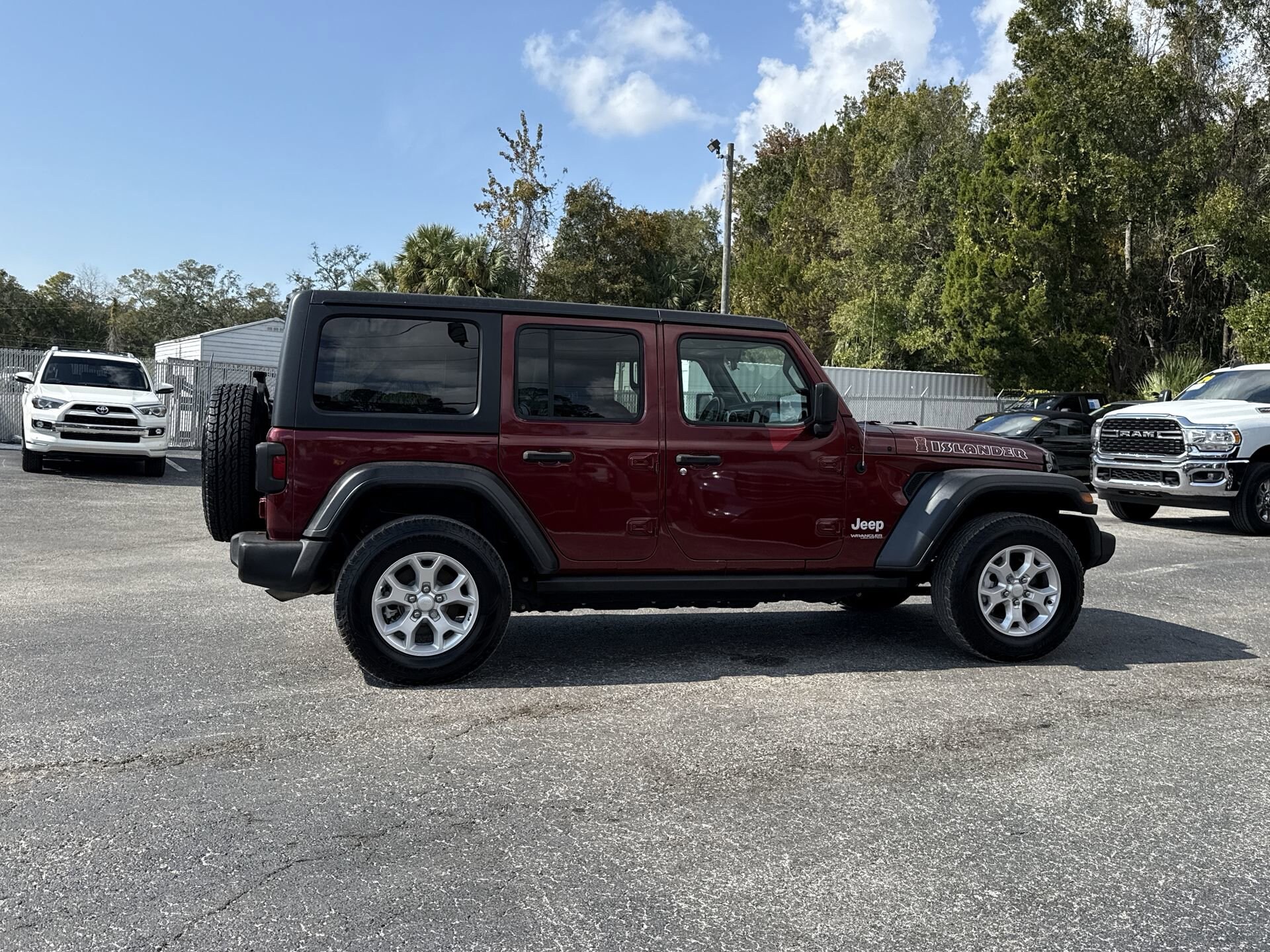 2021 Jeep Wrangler Unlimited Sport Islander photo 3