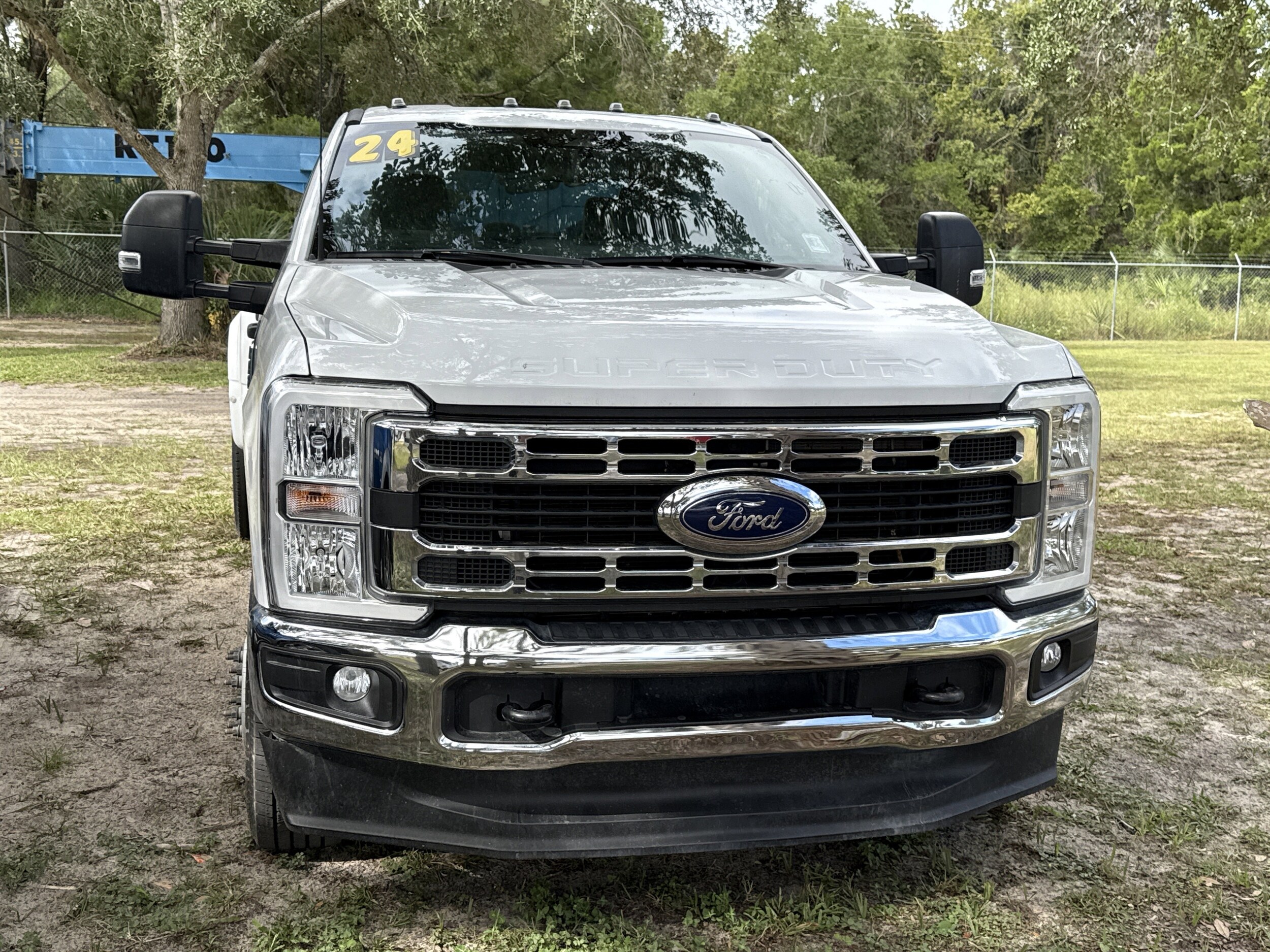 2024 Ford F-350 XLT photo 3
