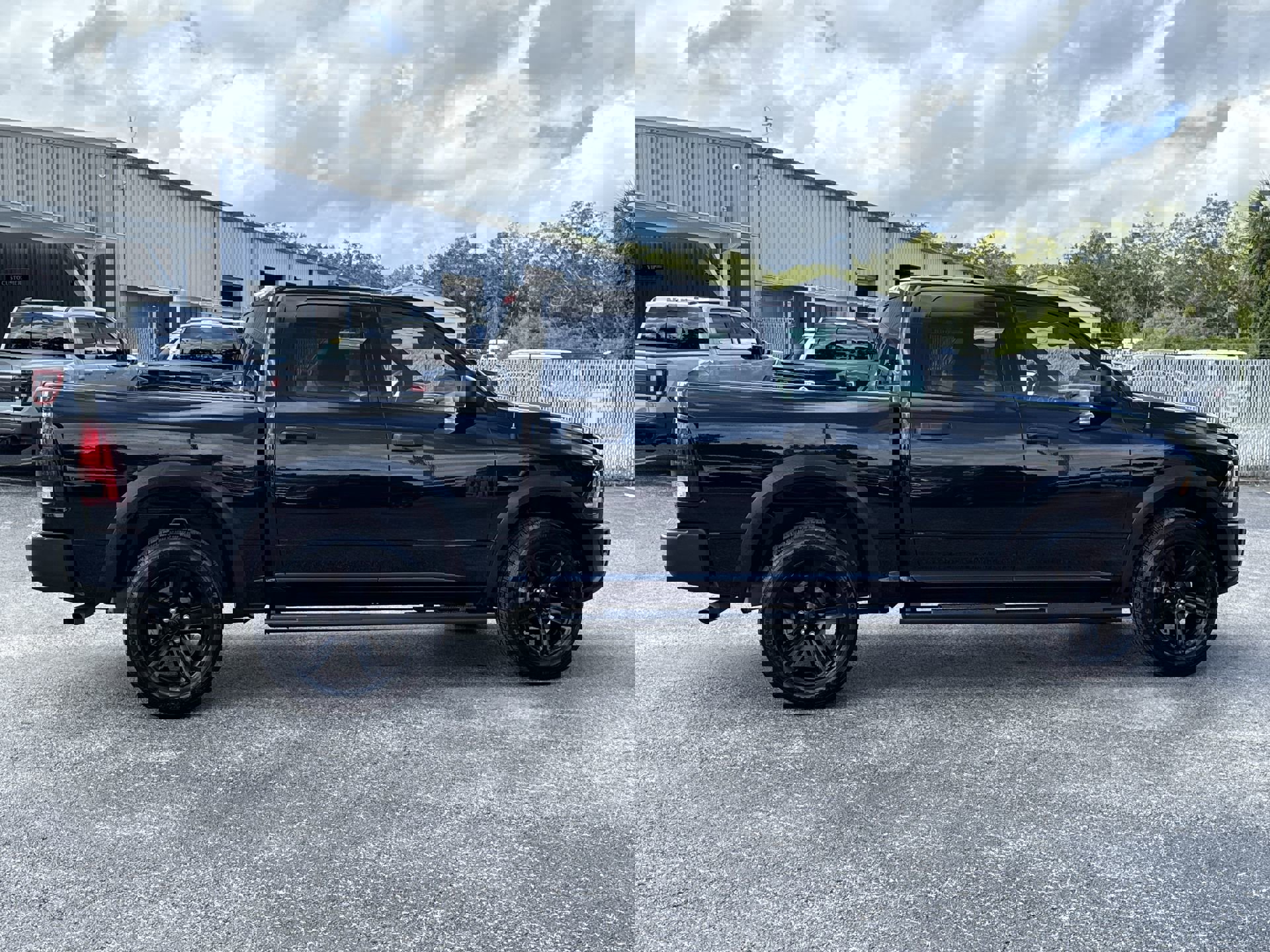 2022 Ram 1500 Classic Warlock photo 3