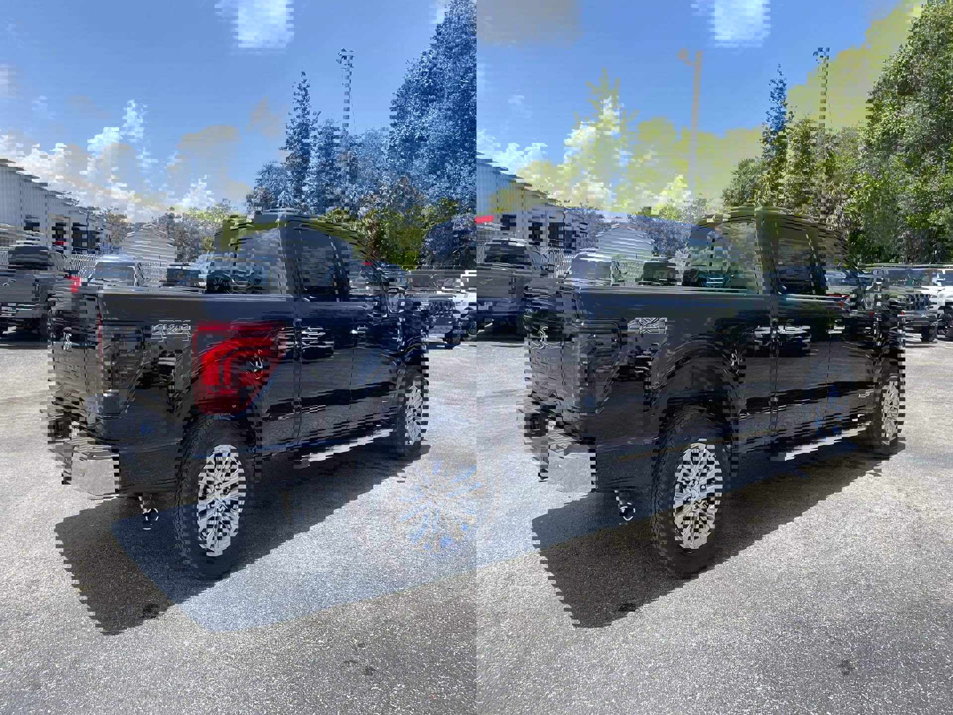 2025 Ford F-150 Lariat photo 4