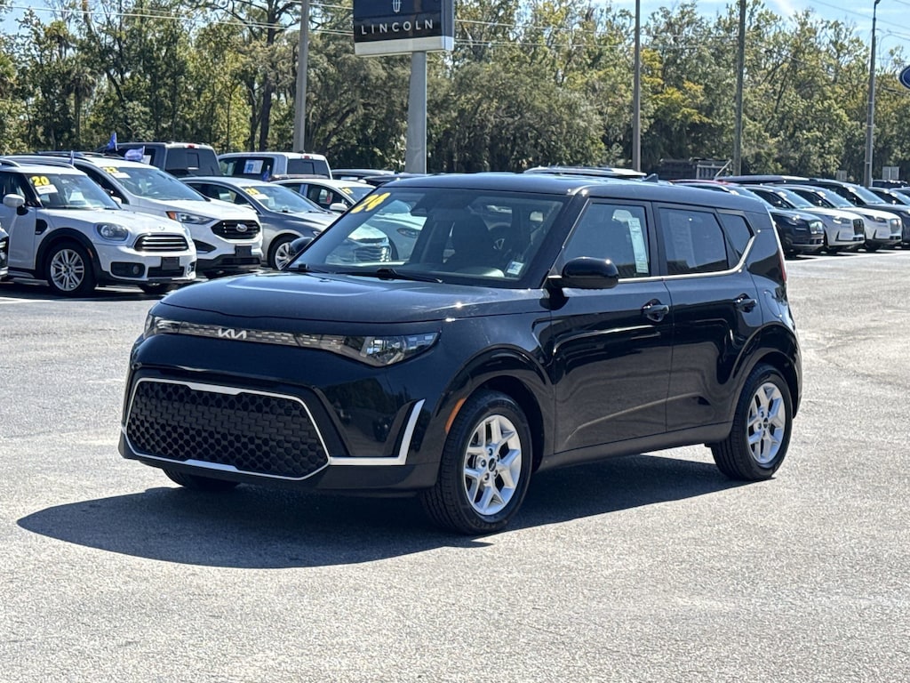 Certified 2024 Kia Soul LX Hatchback