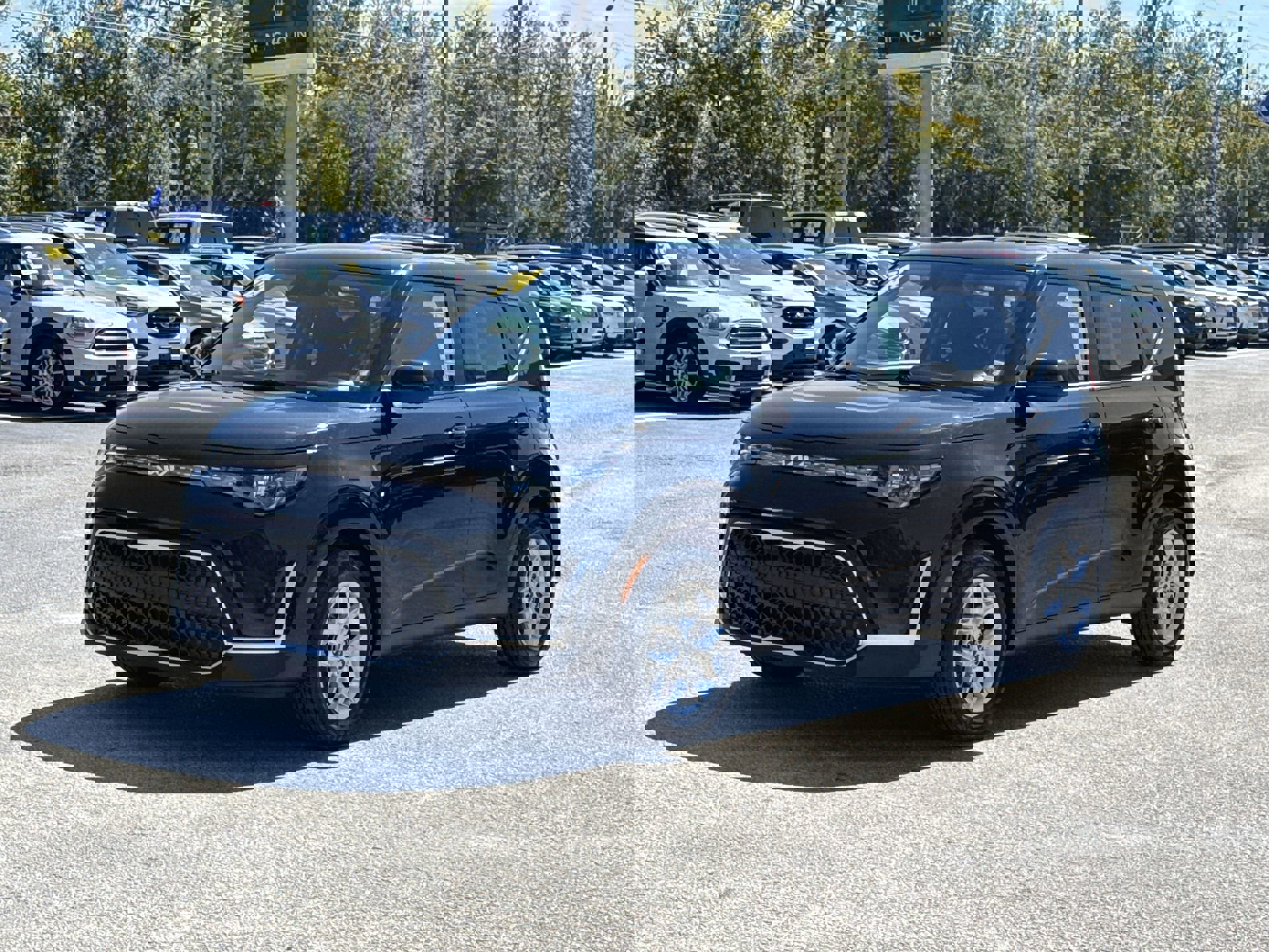 2024 Kia Soul LX photo 2