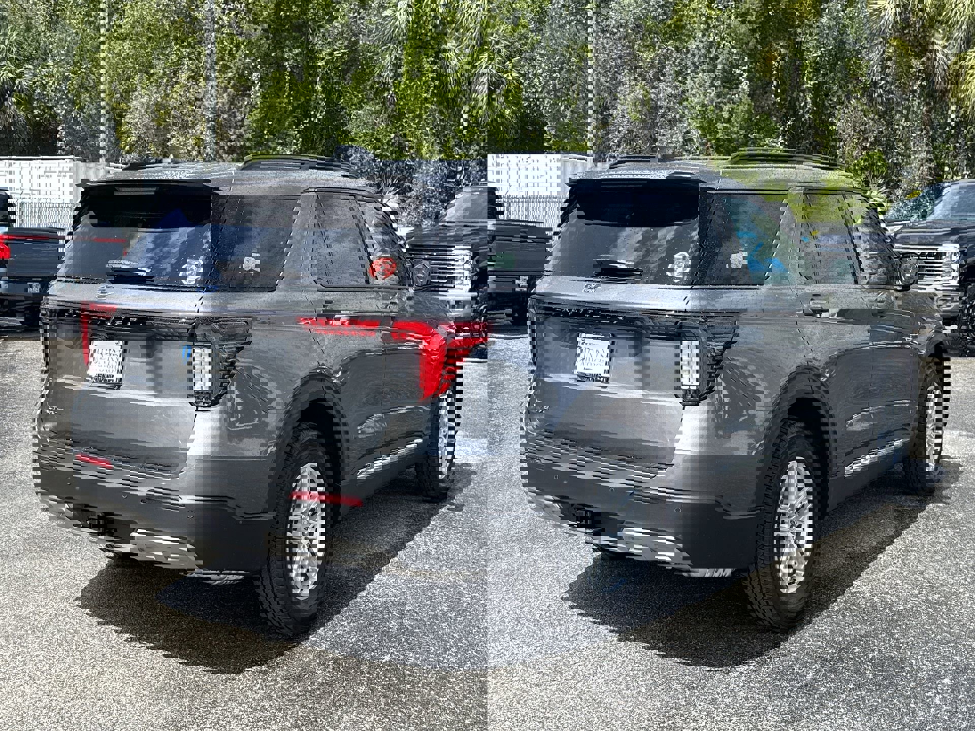 2025 Ford Explorer photo 2