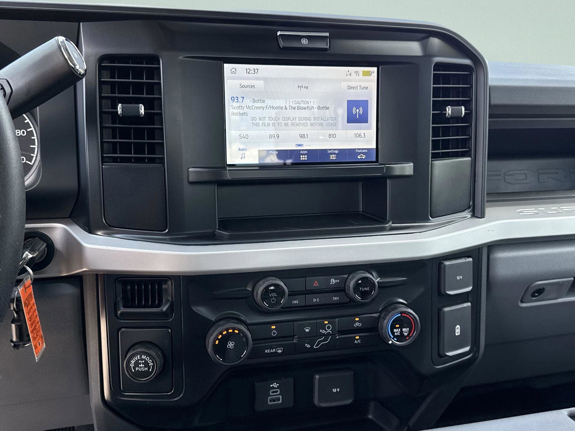 2026 Ford F-350 Super Duty XL - Photo 14