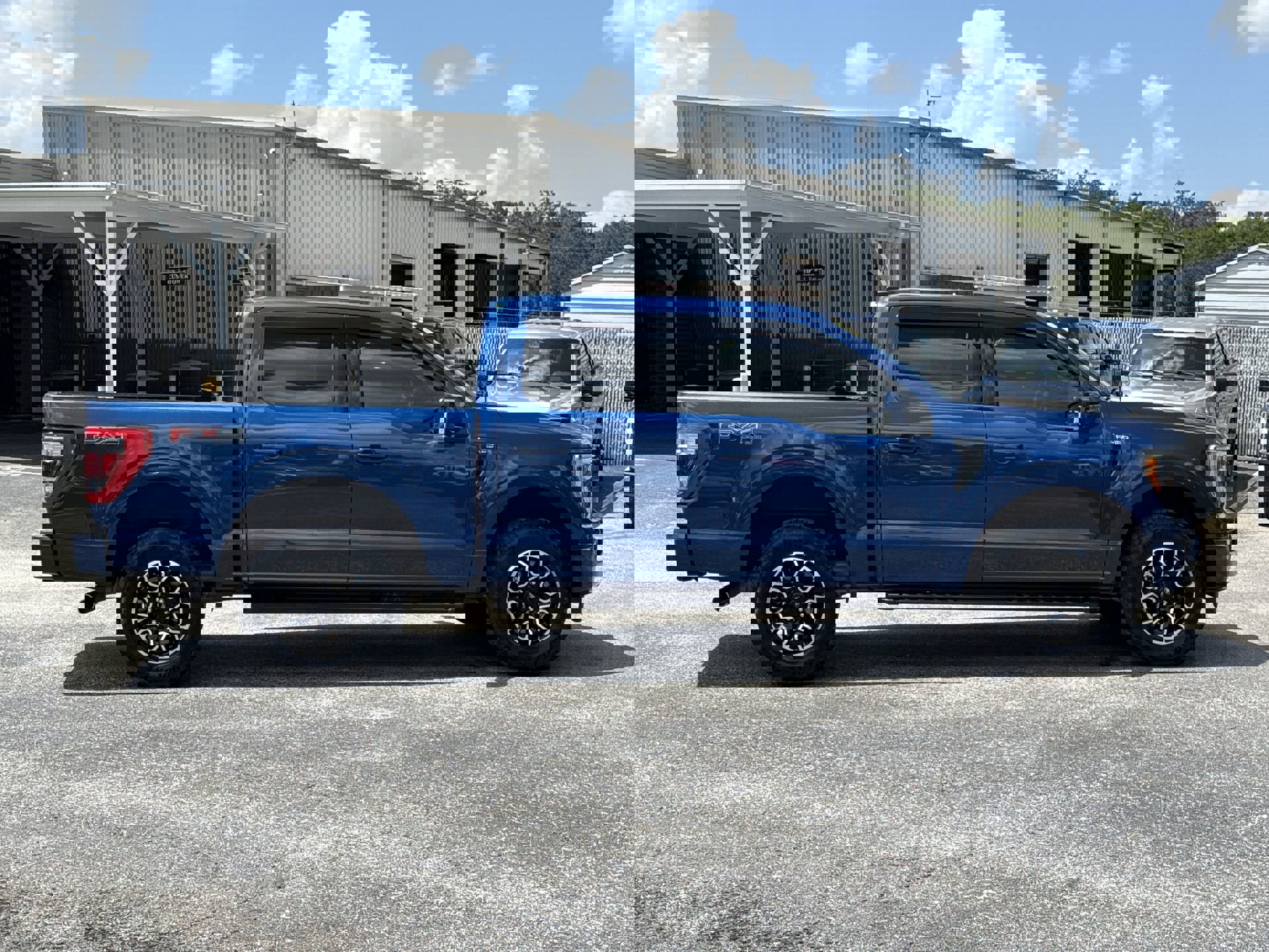 2023 Ford F-150 Lariat photo 3