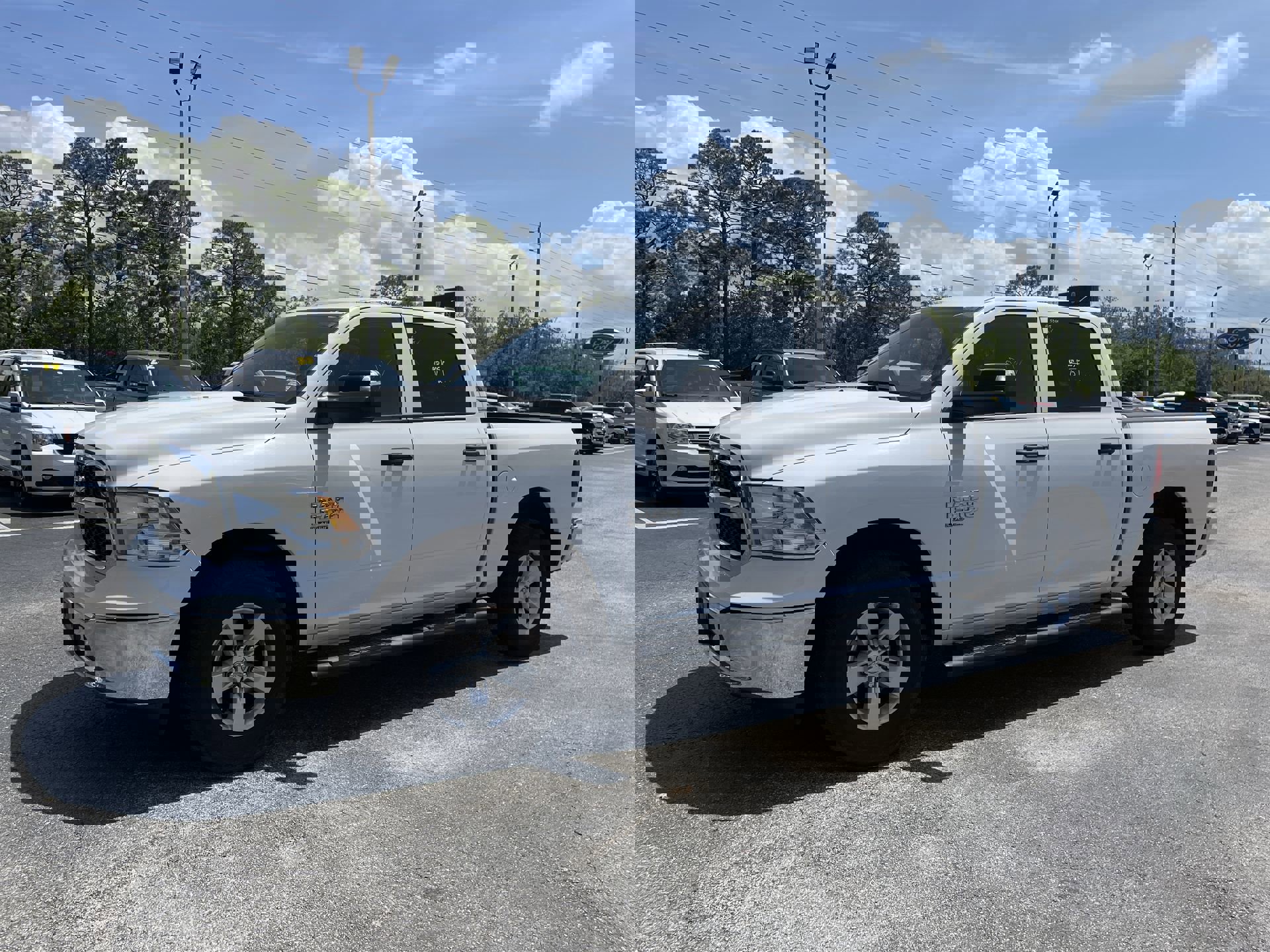 2022 Ram 1500 Classic SLT photo 2