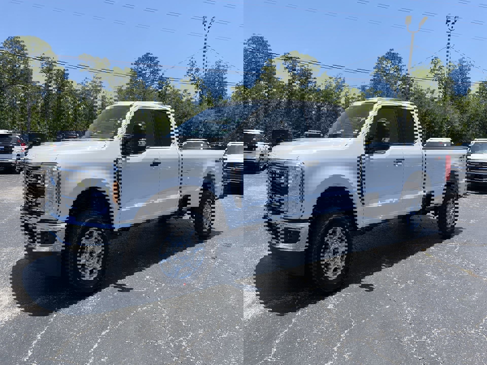 2025 Ford F-350 photo 2