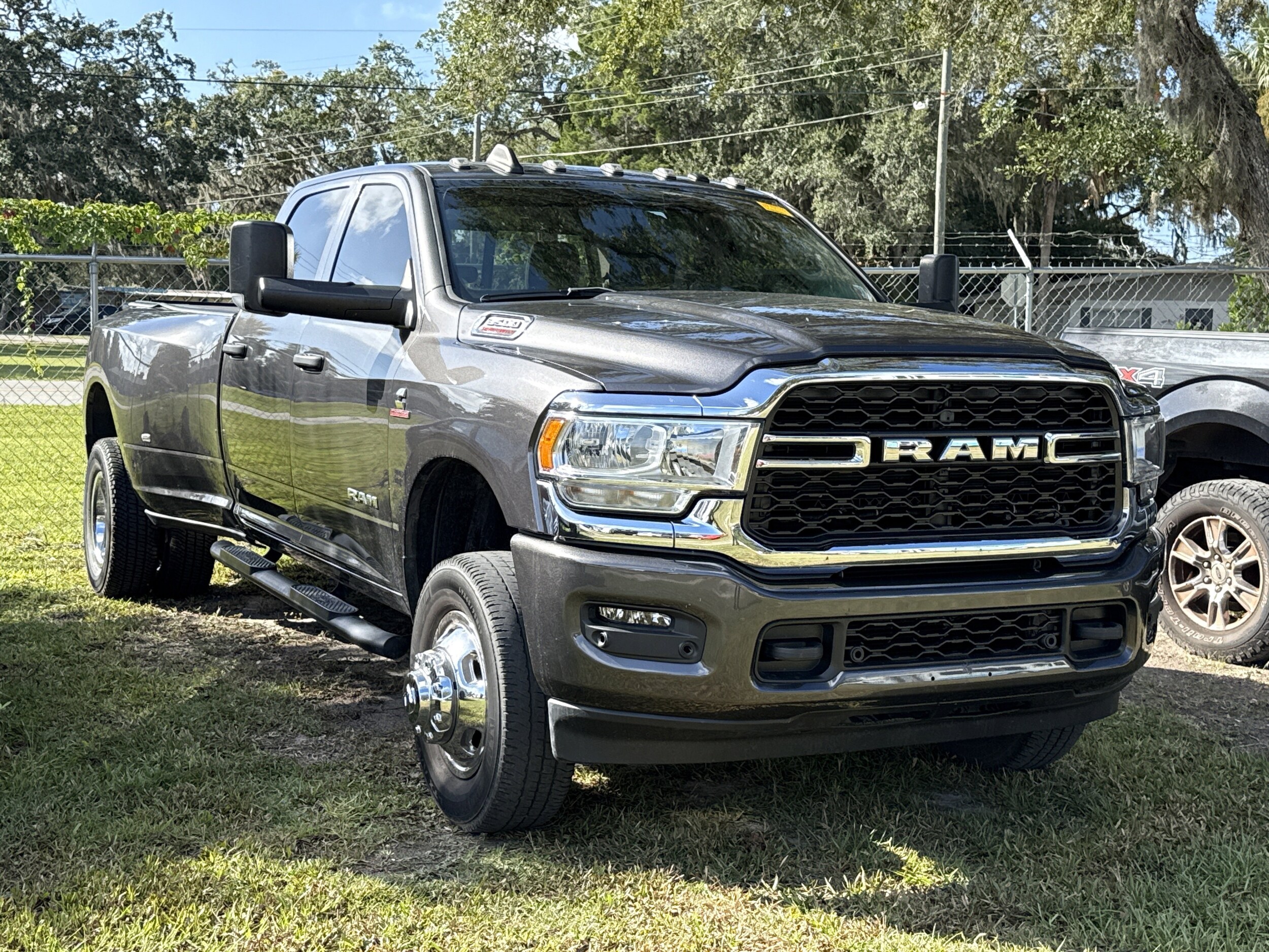 2019 Ram 3500 Tradesman photo 2