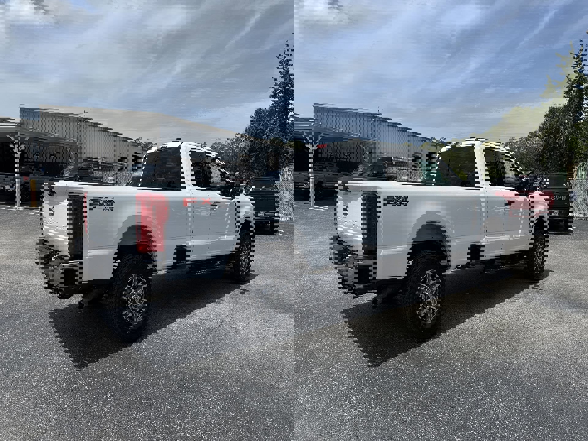 2025 Ford F-350 XLT photo 4