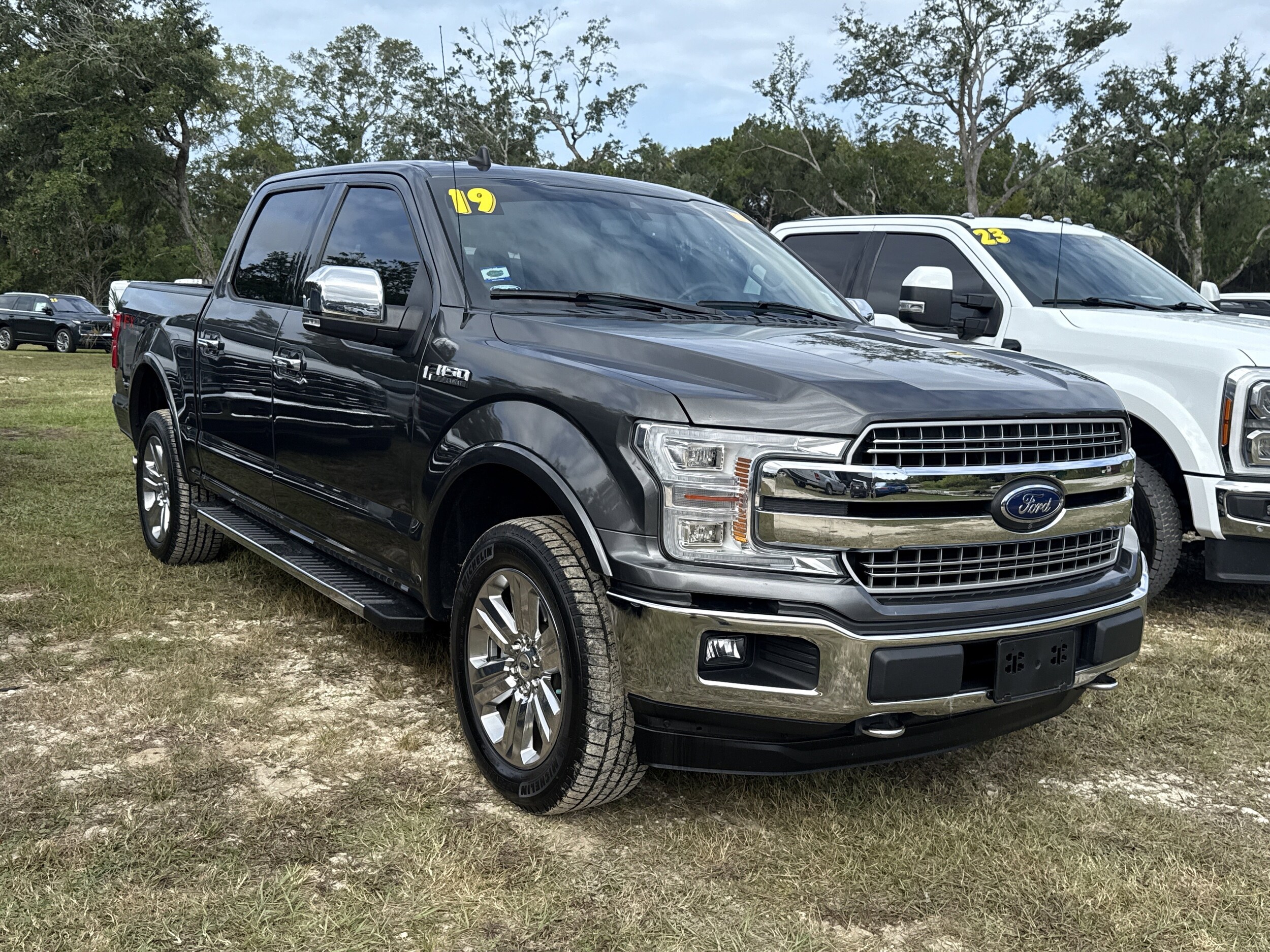 2019 Ford F-150 Lariat photo 2