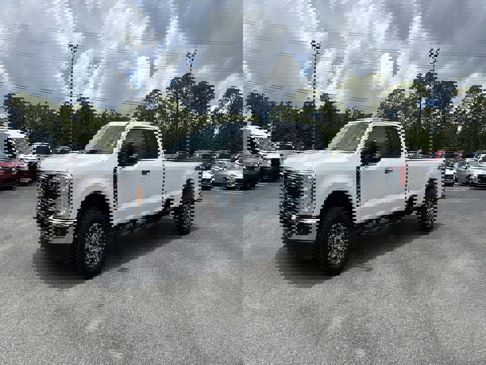 2025 Ford F-350 XLT photo 2