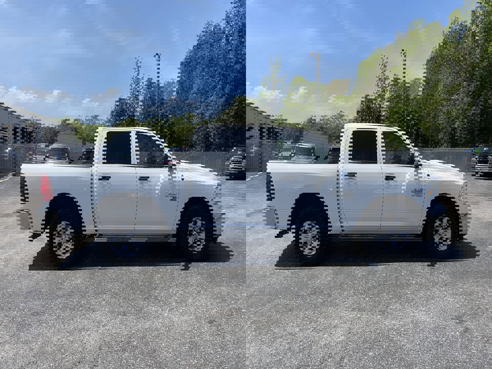 2022 Ram 1500 Classic SLT photo 3