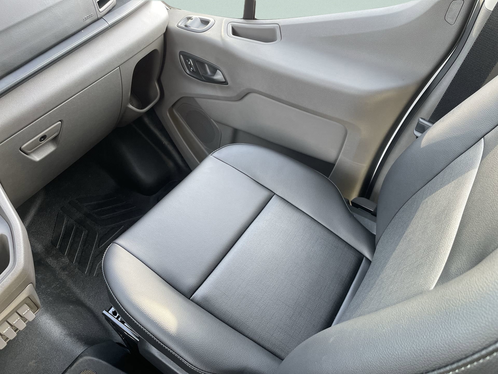 2025 Ford Transit Van Base - Photo 17