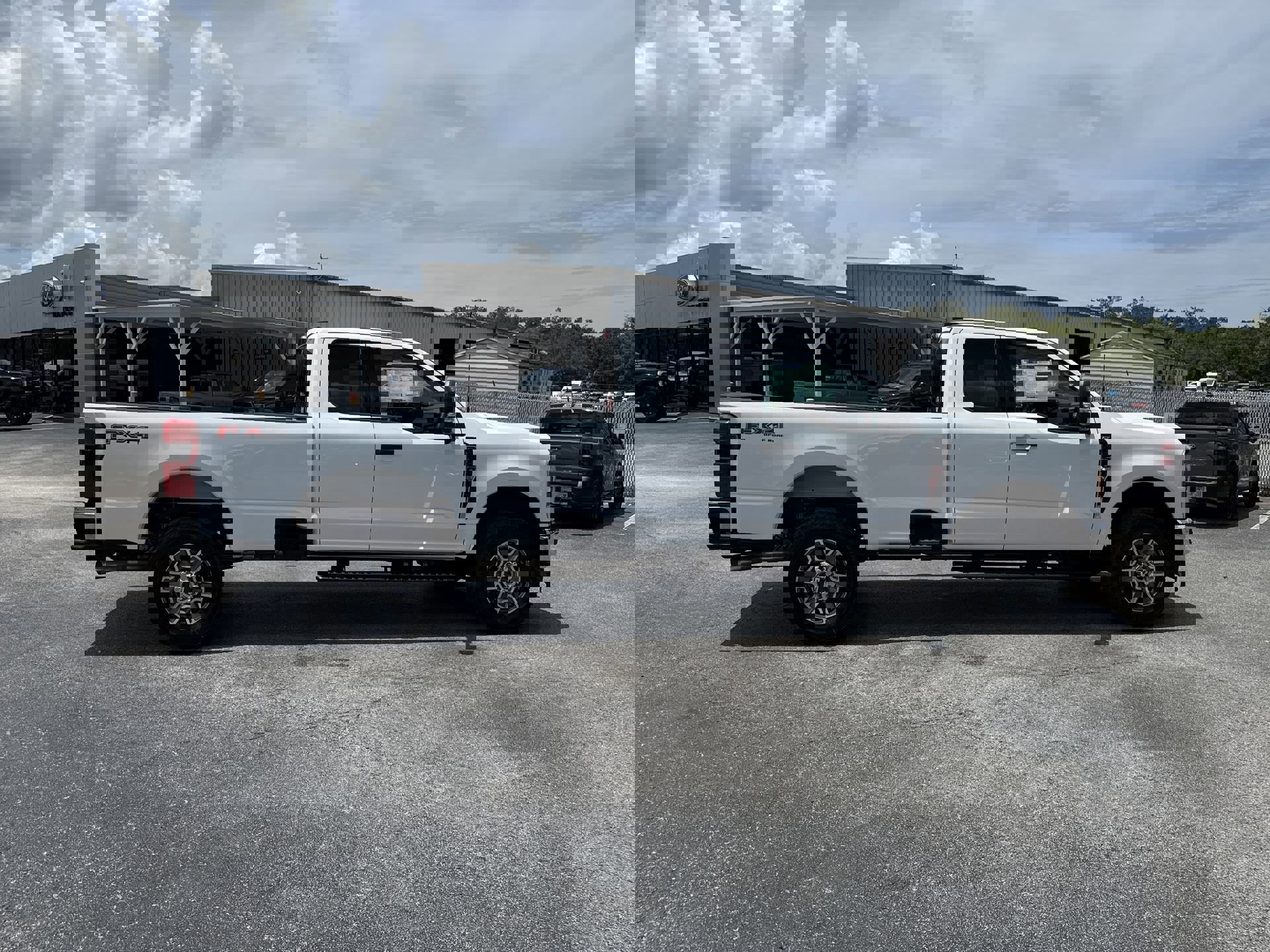 2025 Ford F-350 XLT photo 3