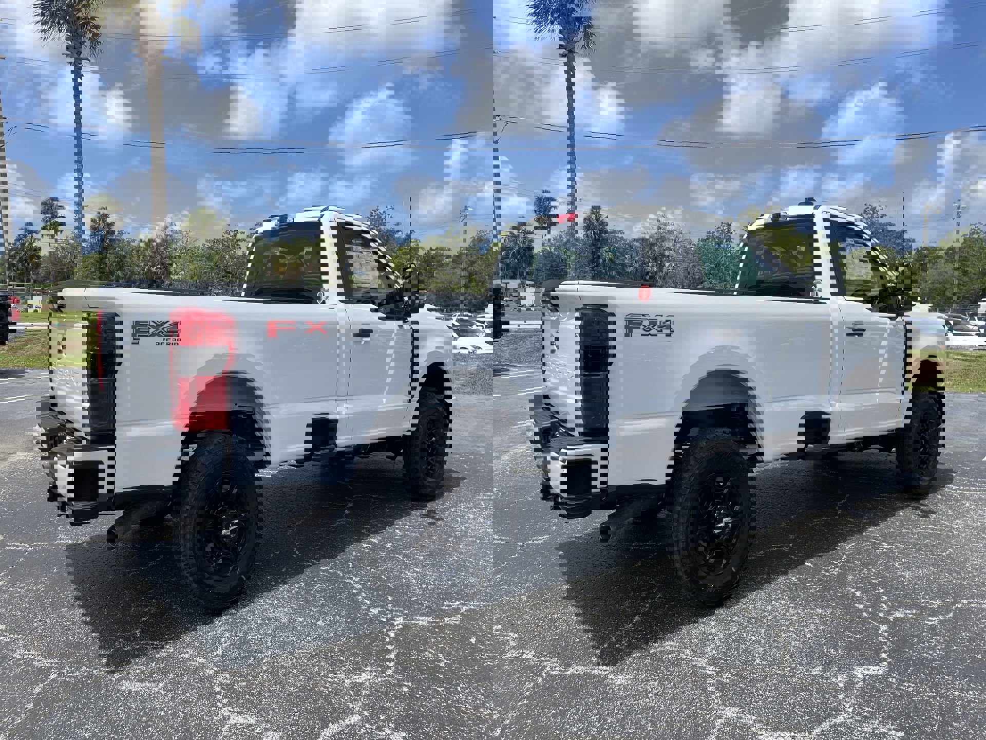 2025 Ford F-350 photo 4