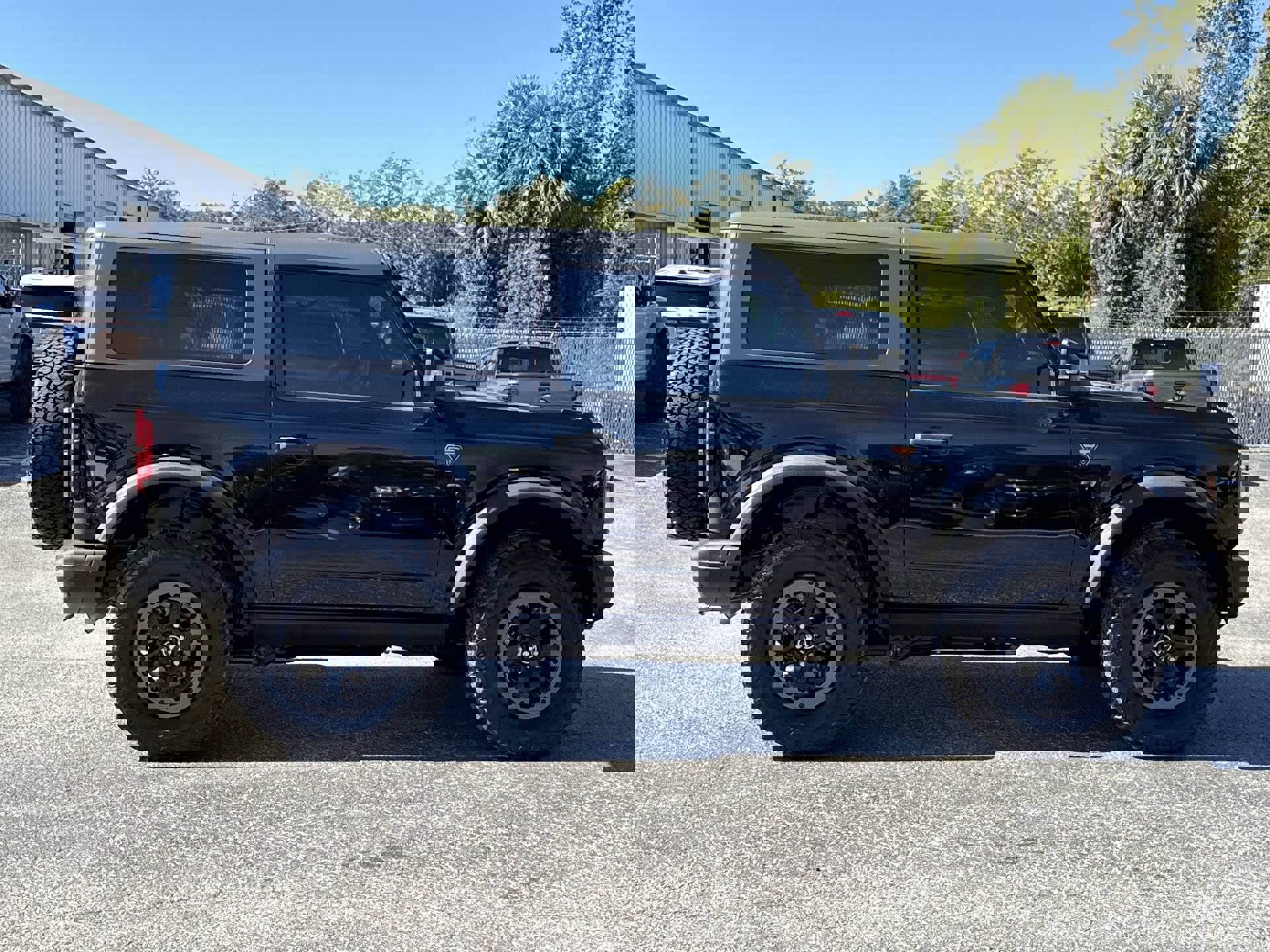 2023 Ford Bronco Badlands photo 2