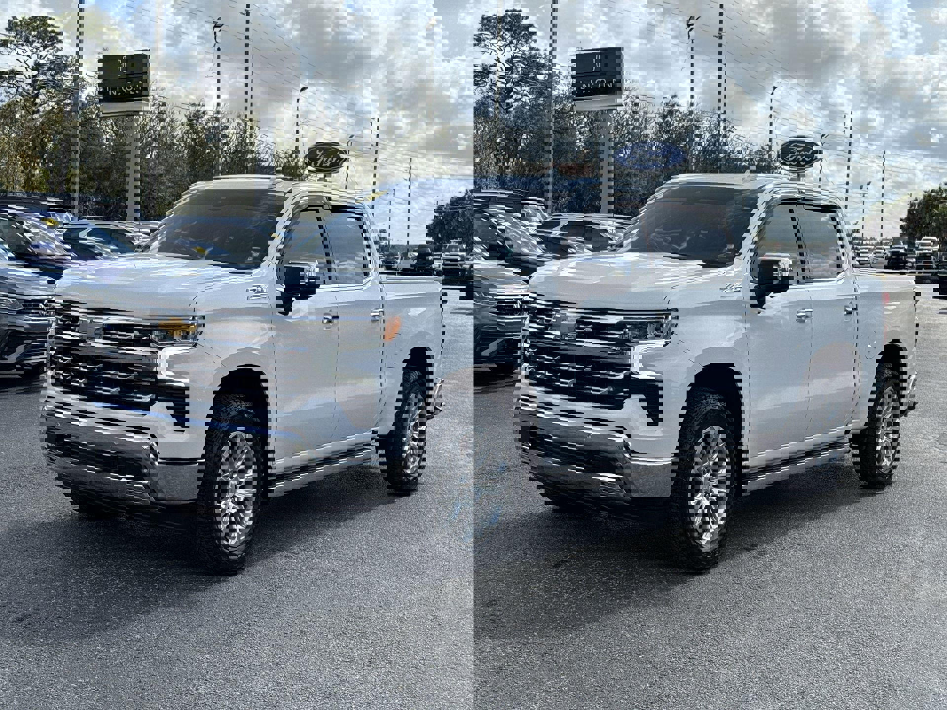 2024 Chevrolet Silverado 1500 LTZ photo 2